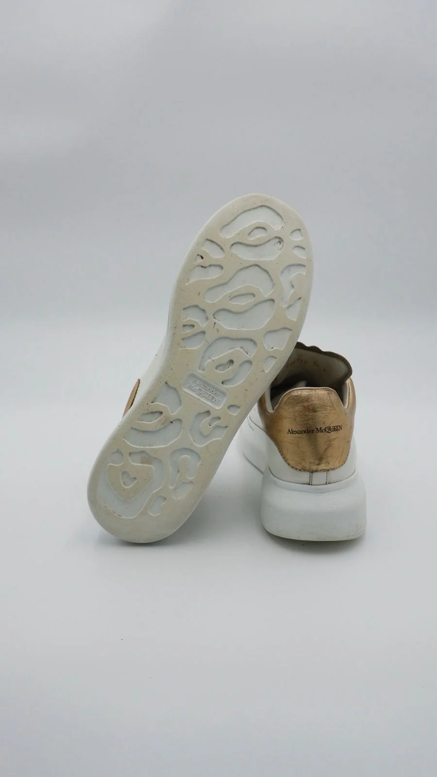 Alexander Mcqueen Gold  - Imagen 3