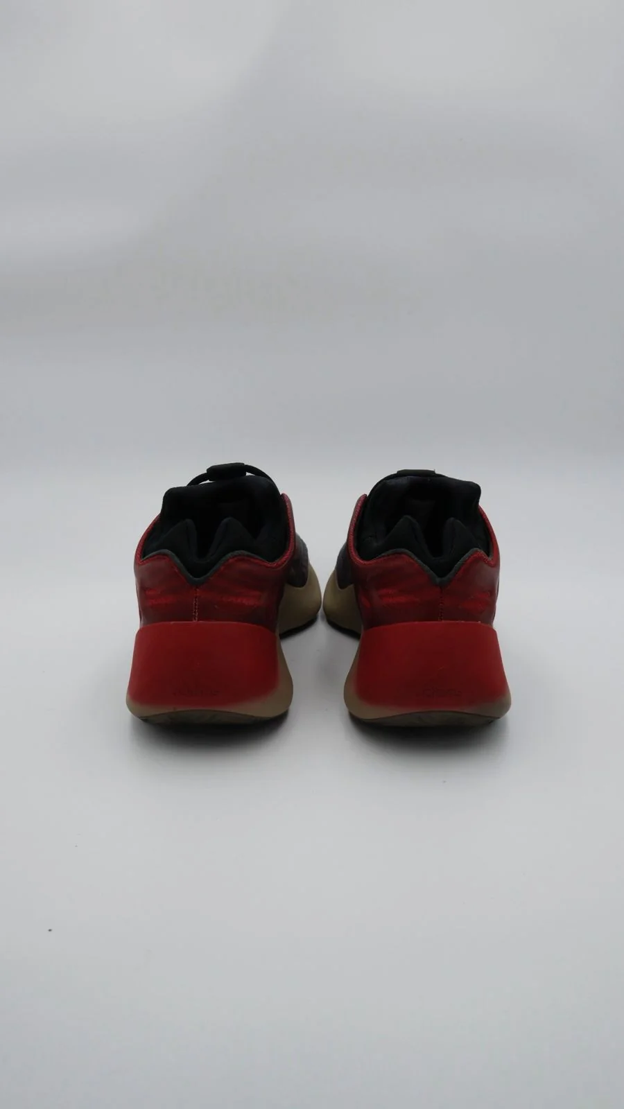 Yeezy 700 Fade  - Imagen 2