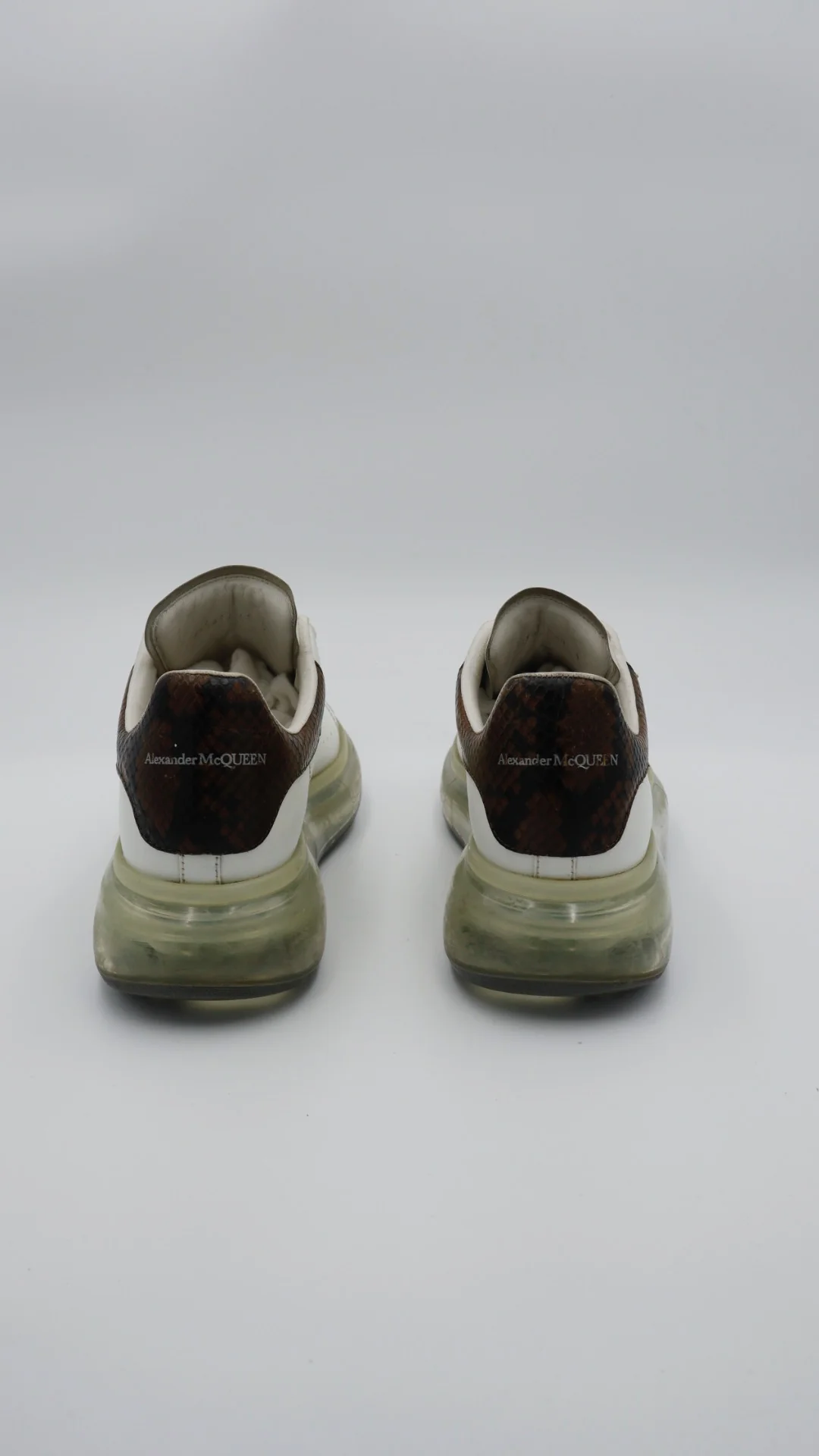 Alexander Mcqueen Valve Cocodrilo  - Imagen 2