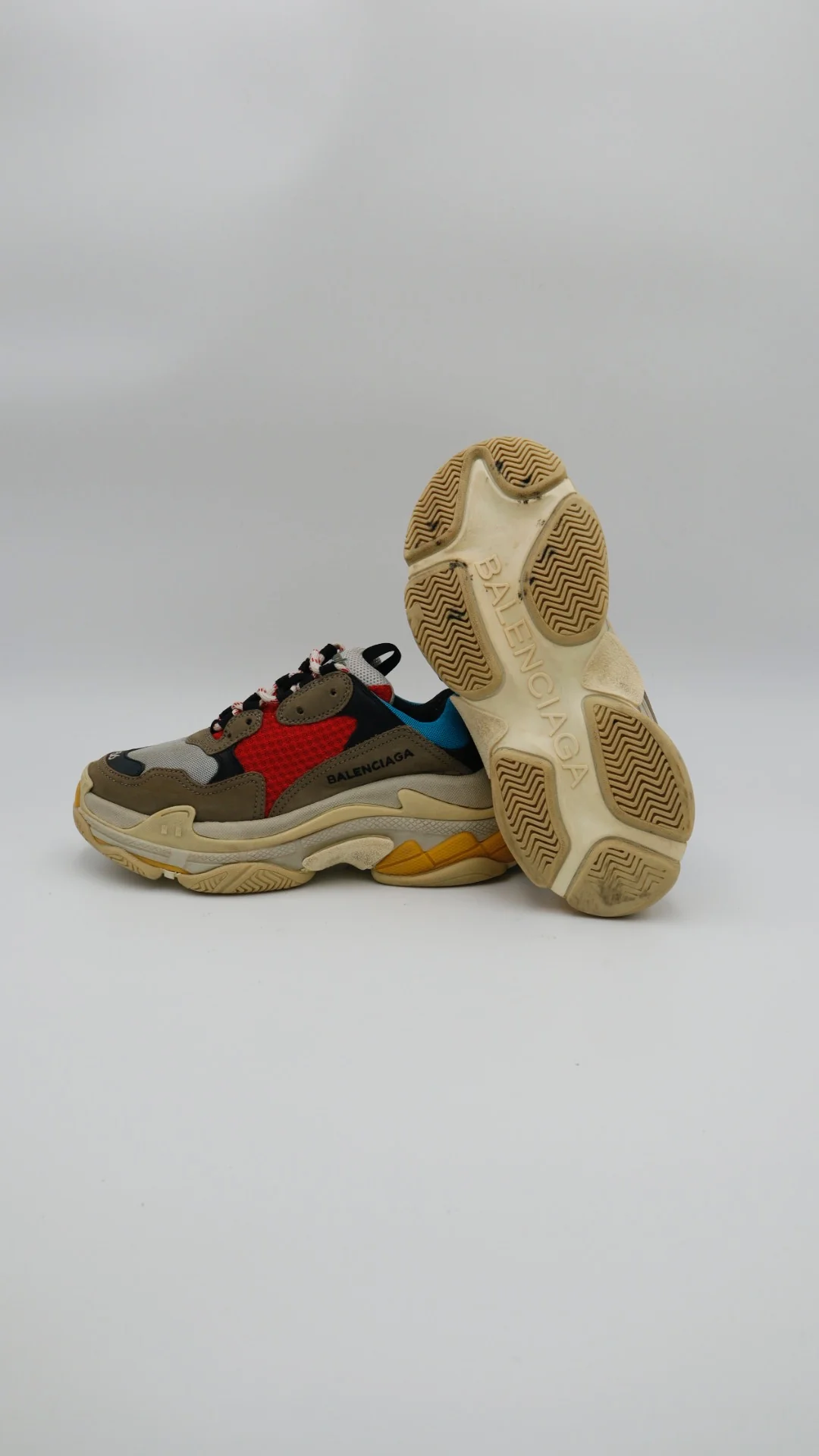 Balenciaga Triple S  - Imagen 2