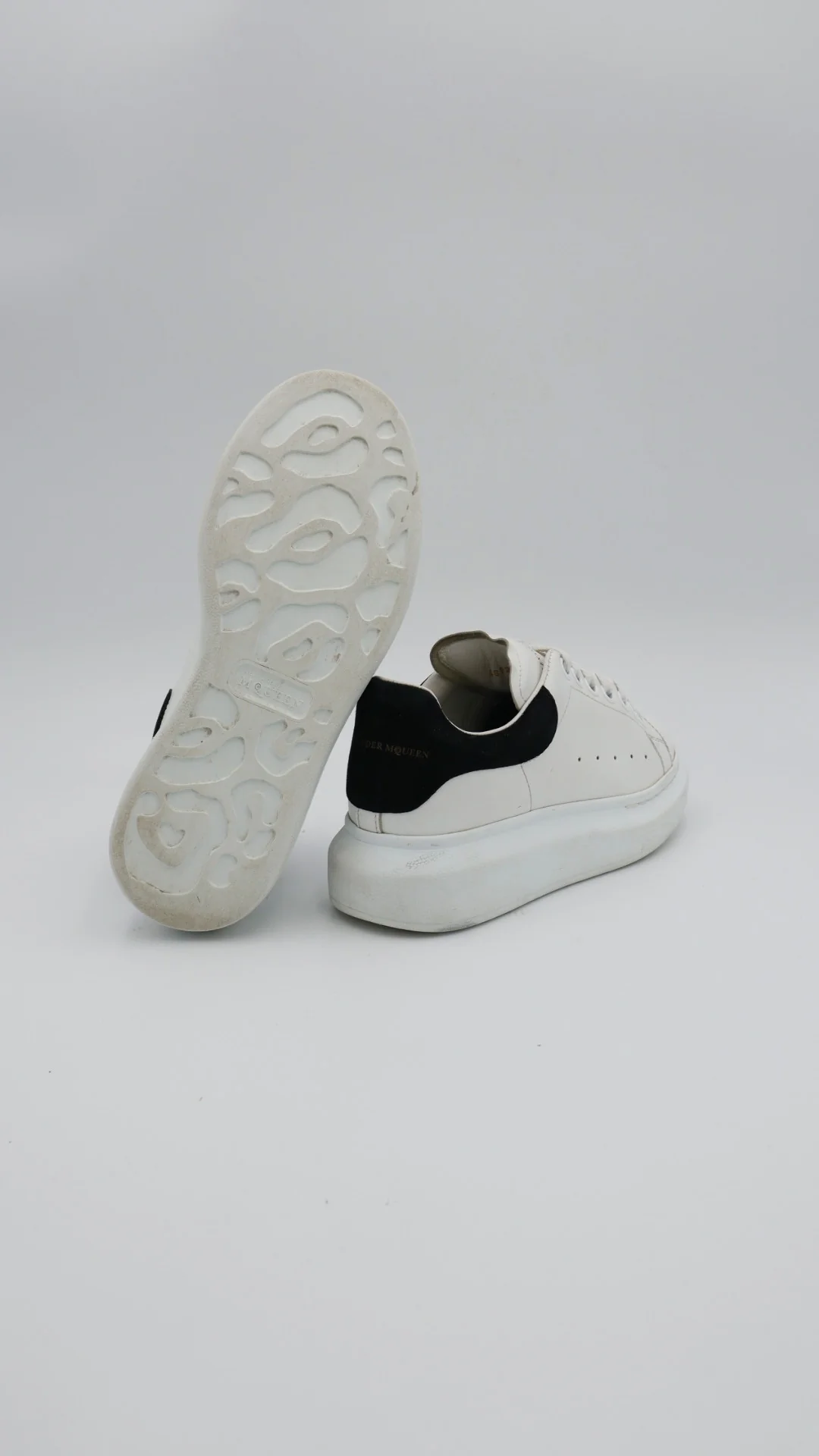 Alexander Mcqueen Clásico Gamuza  - Imagen 3