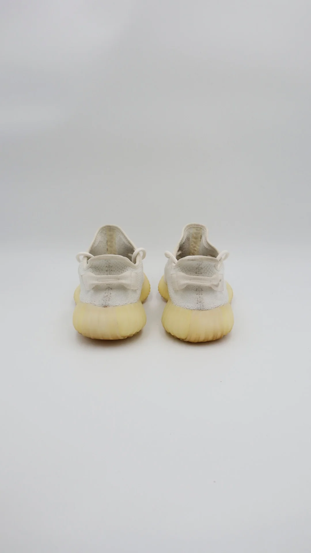 Yeezy 350 Bone  - Imagen 2