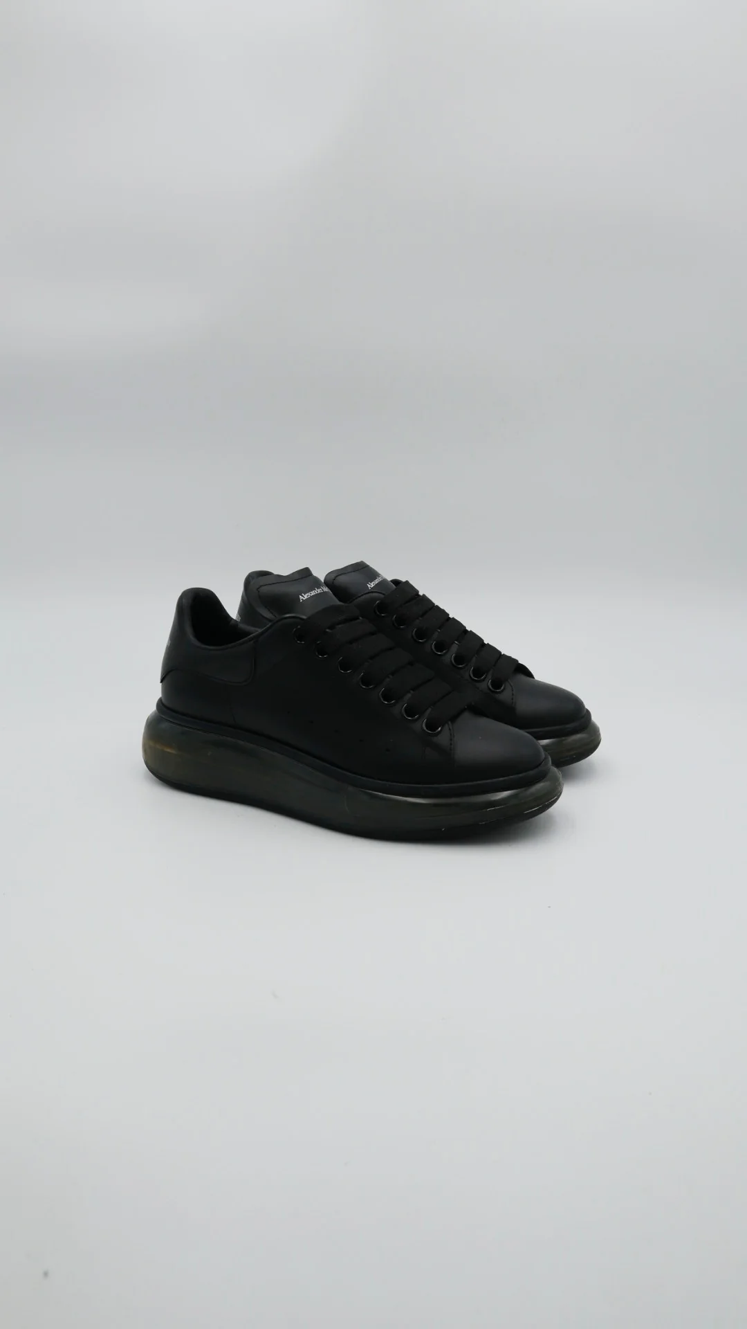 Alexander Mcqueen Triple Black  - Imagen 1