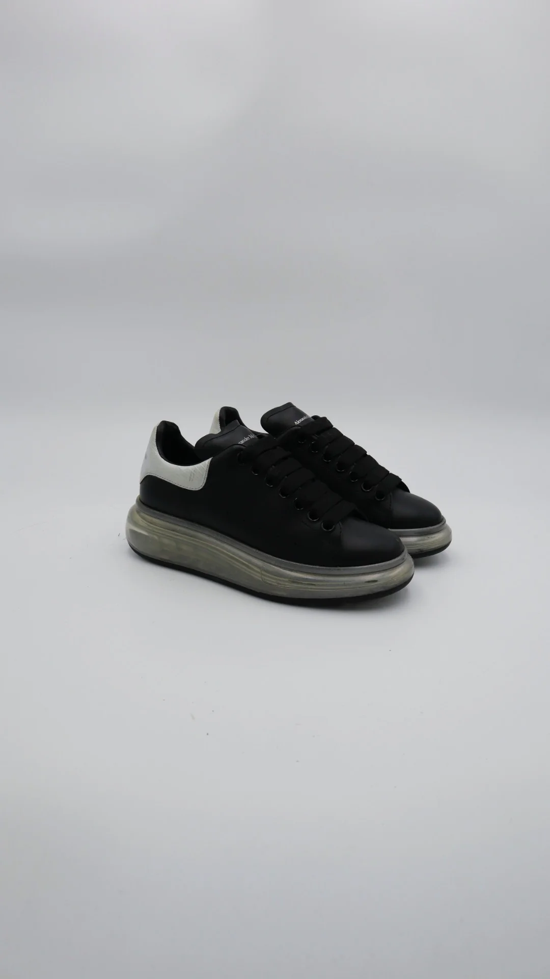 Mcqueen Black - Imagen 1