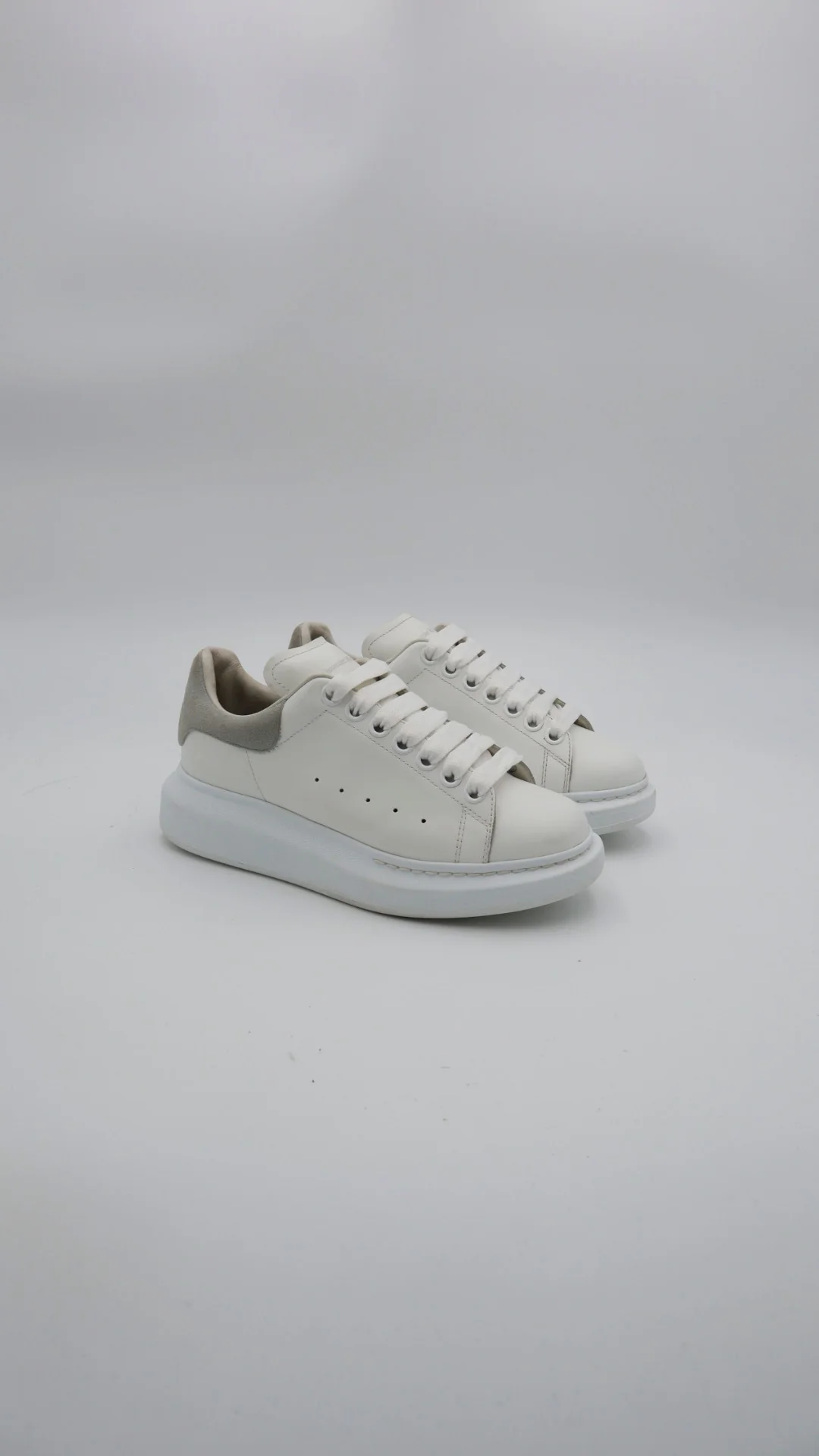 Mcqueen Grey Suede - Imagen 1