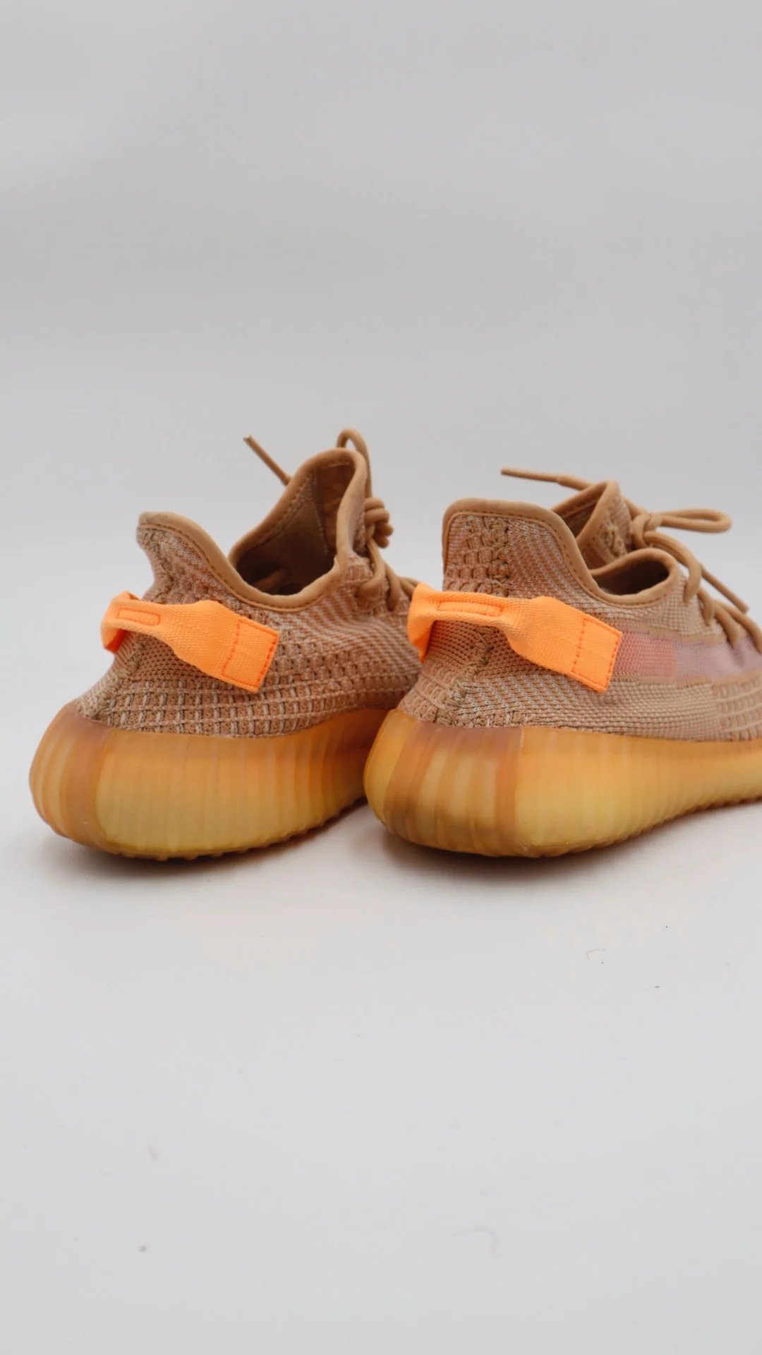 Yeezy 350 Clay  - Imagen 2