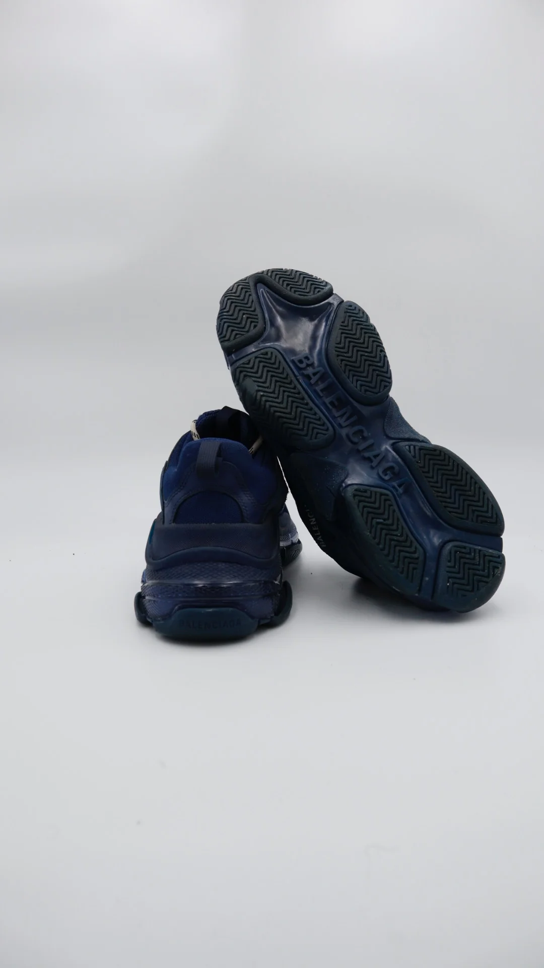 Balenciaga Triple S  - Imagen 3