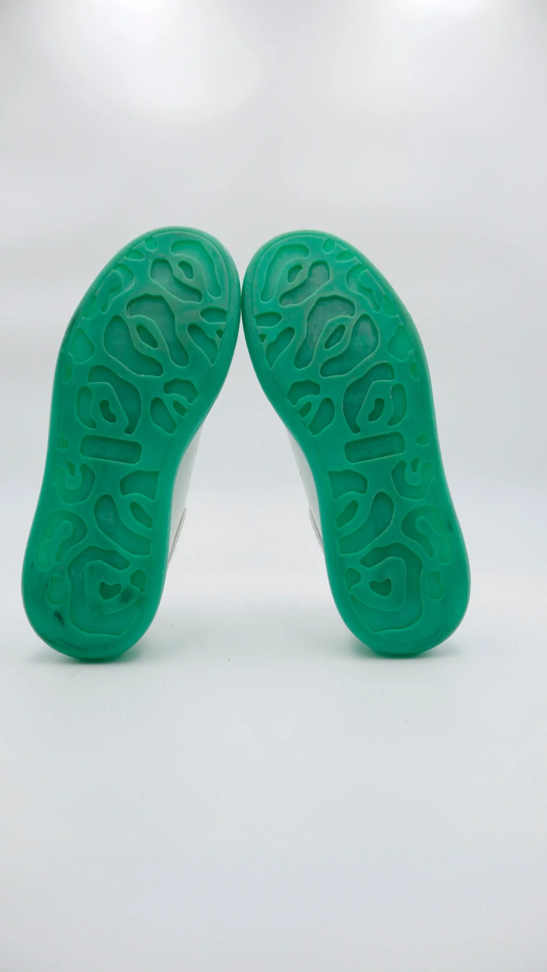 Mcqueen White Green  - Imagen 4