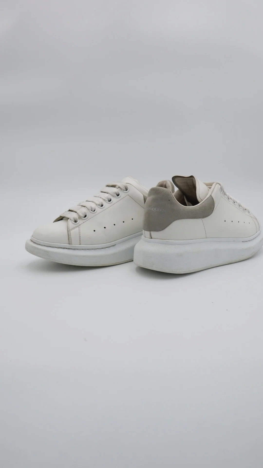 Mcqueen Grey Suede  - Imagen 3