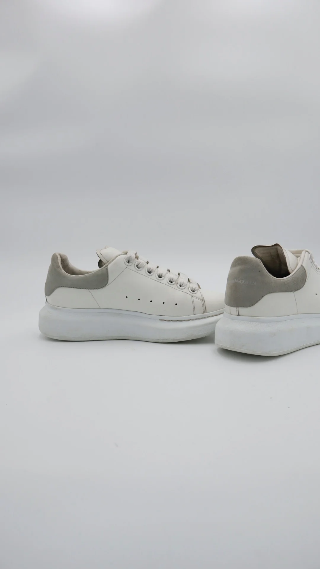 Mcqueen Grey Suede  - Imagen 5