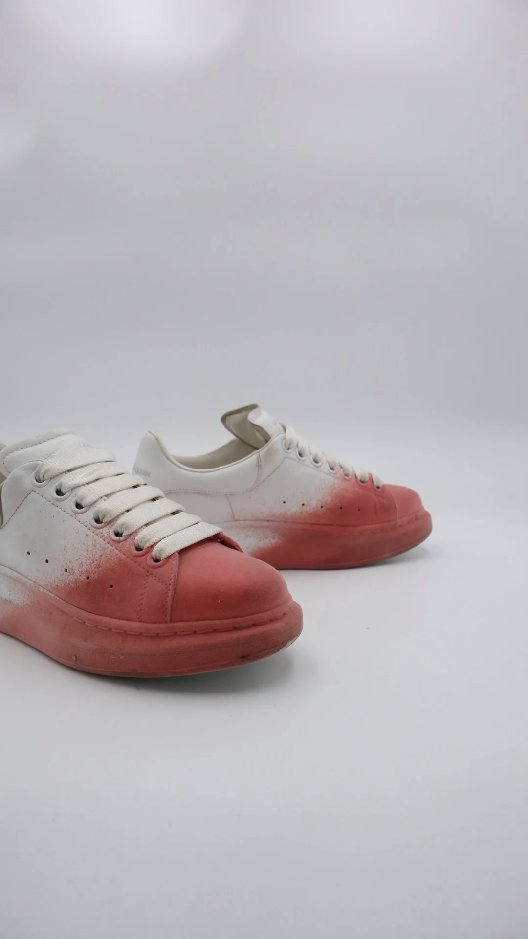 Mcqueen White Pink  - Imagen 3