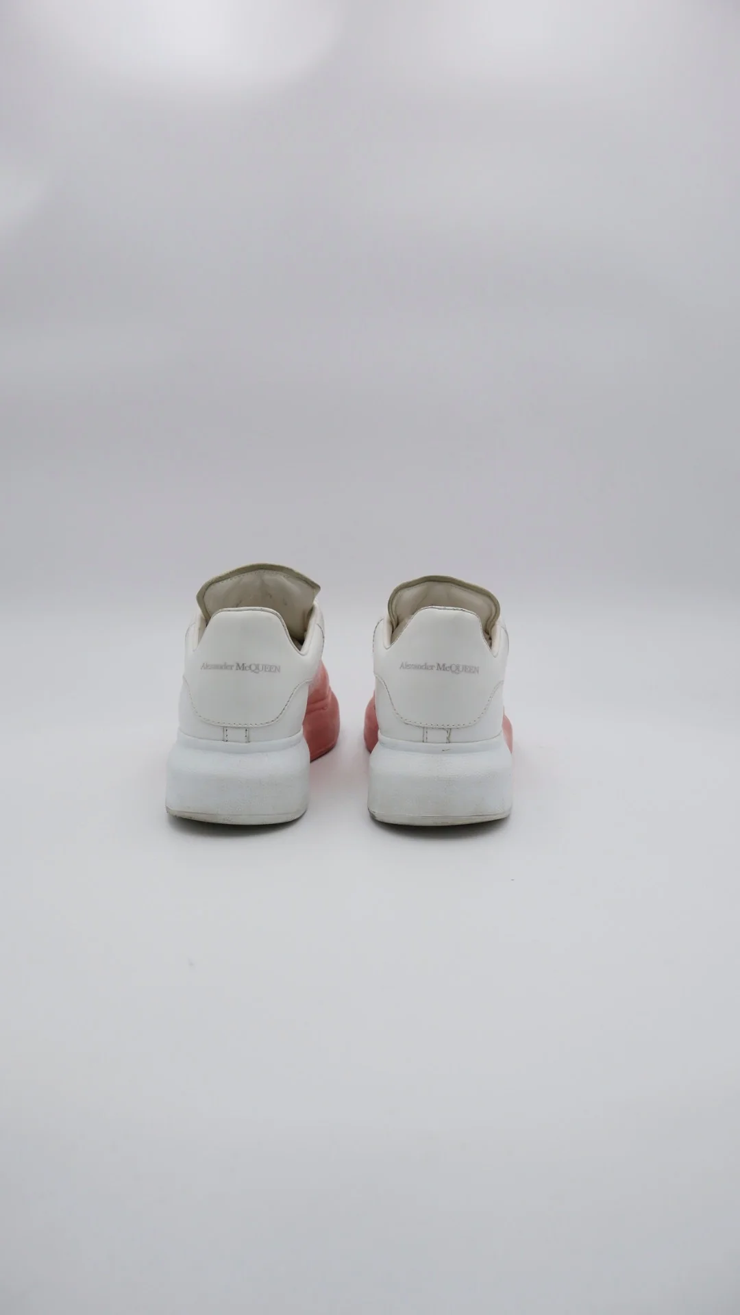 Mcqueen White Pink  - Imagen 4