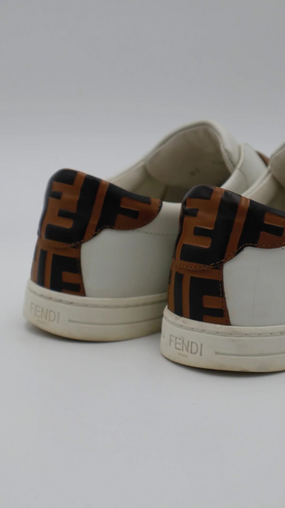 Fendi Monogram Strap - Imagen 4