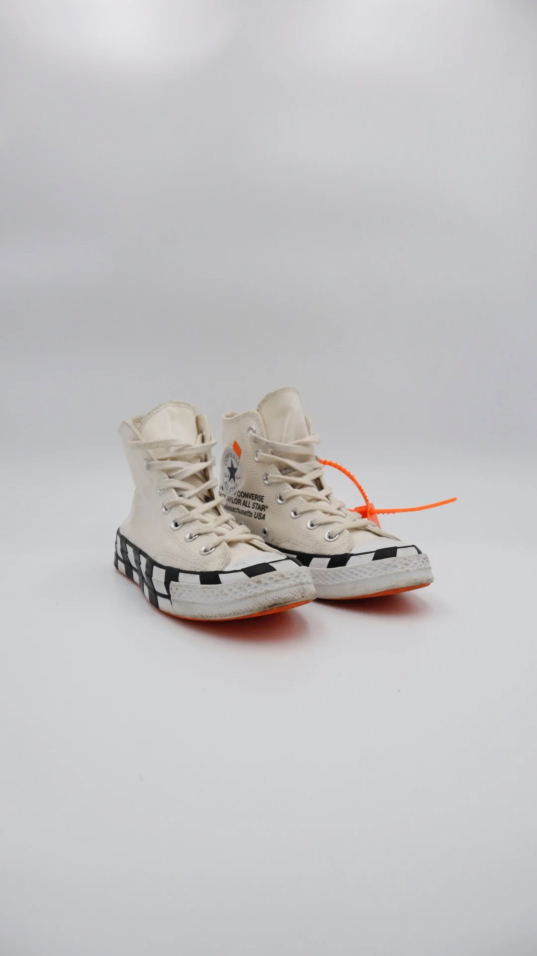 Converse X Off White - Imagen 1