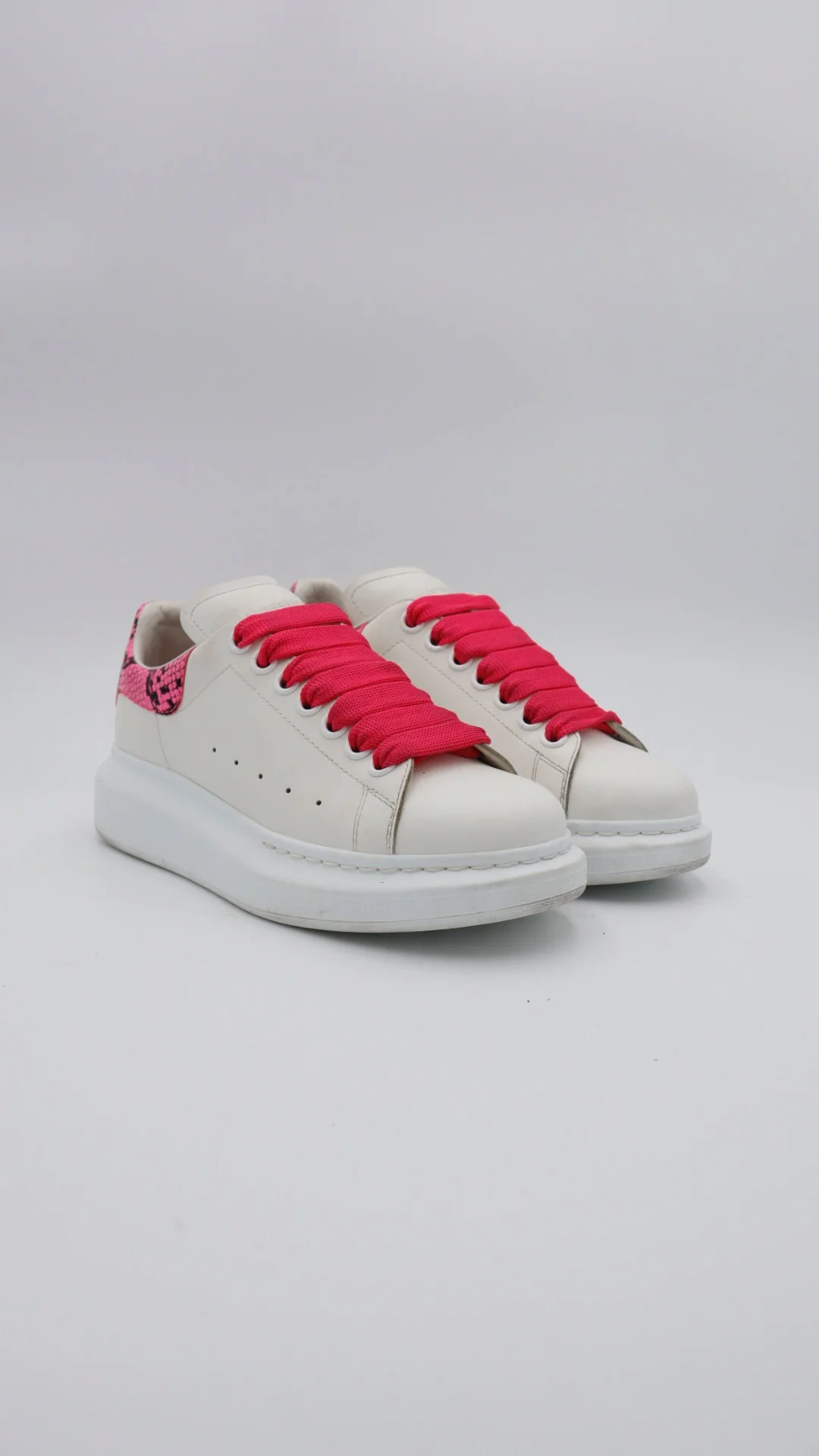 Mcqueen Pink N Black - Imagen 1