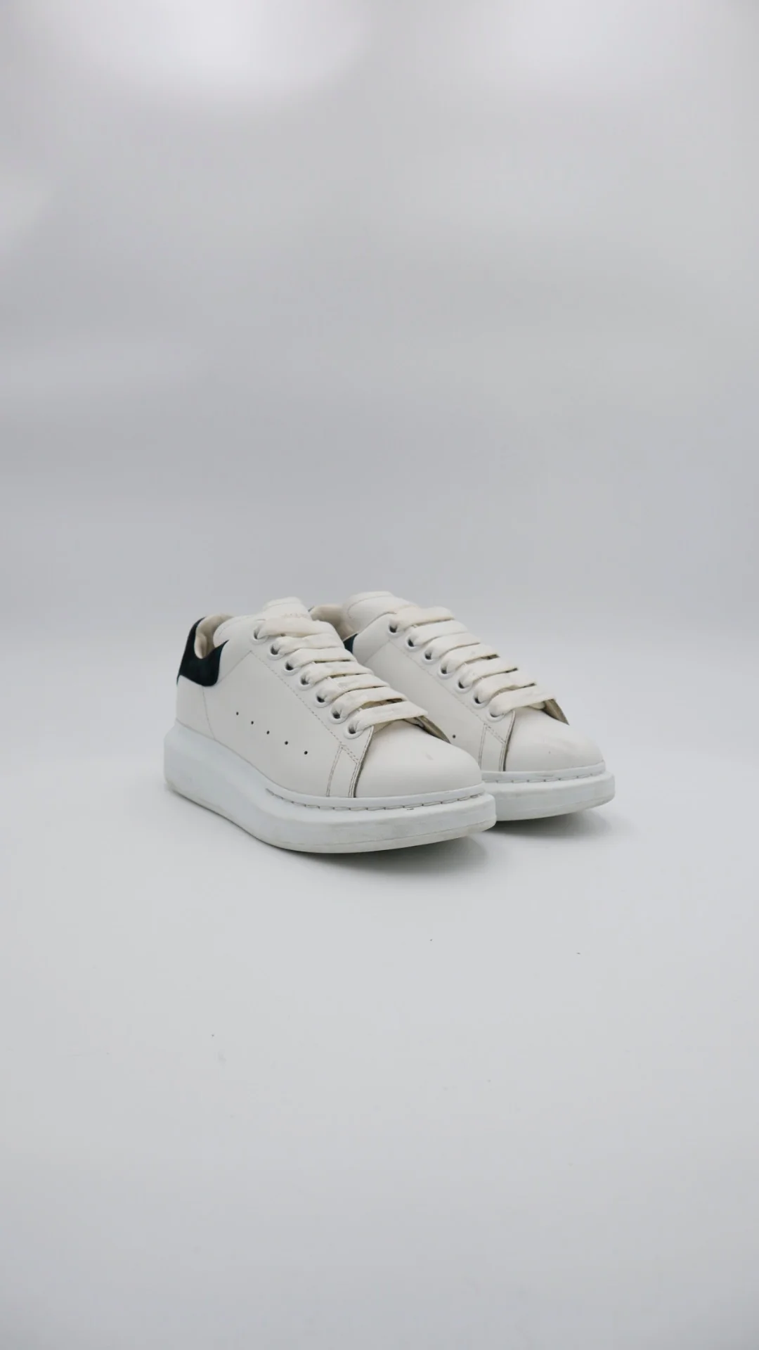 Mcqueen Classic Suede - Imagen 1