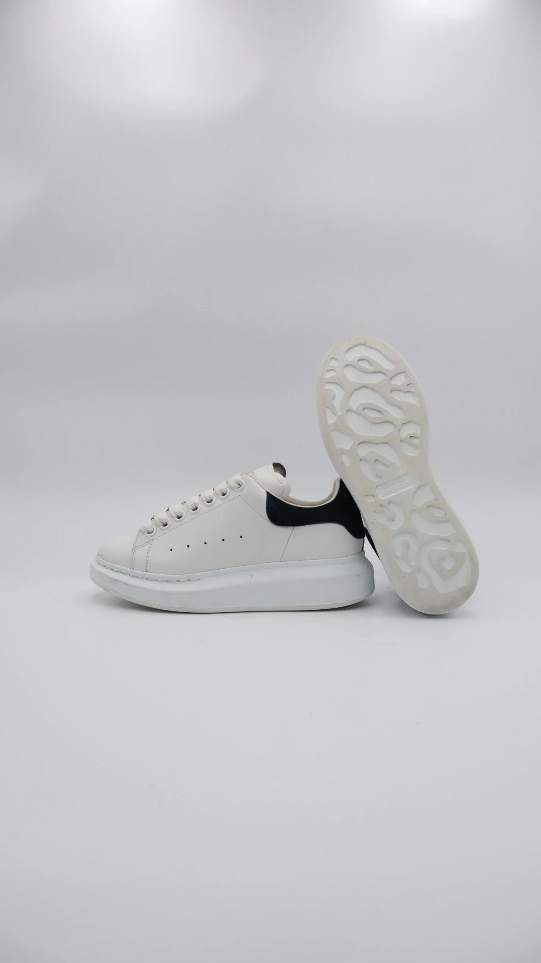 Mcqueen Classic Suede - Imagen 5