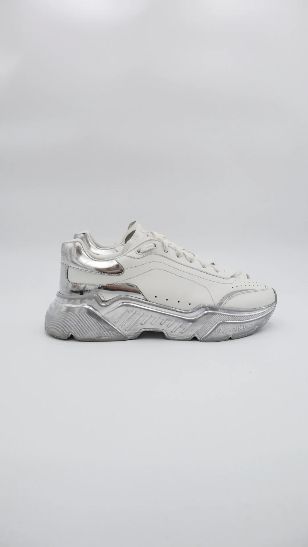 DG Daymaster White Silver