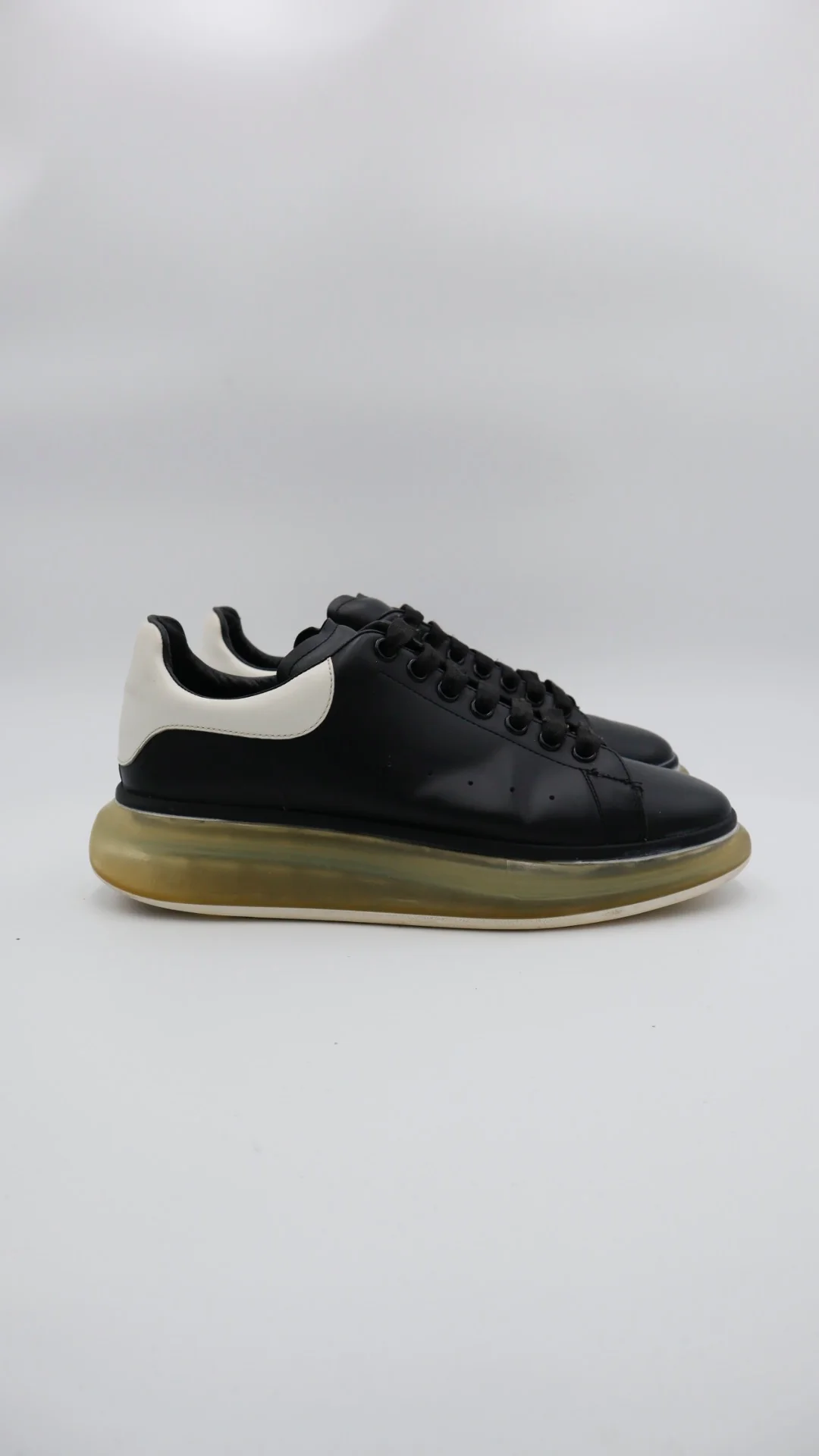 Mcqueen Black Valve