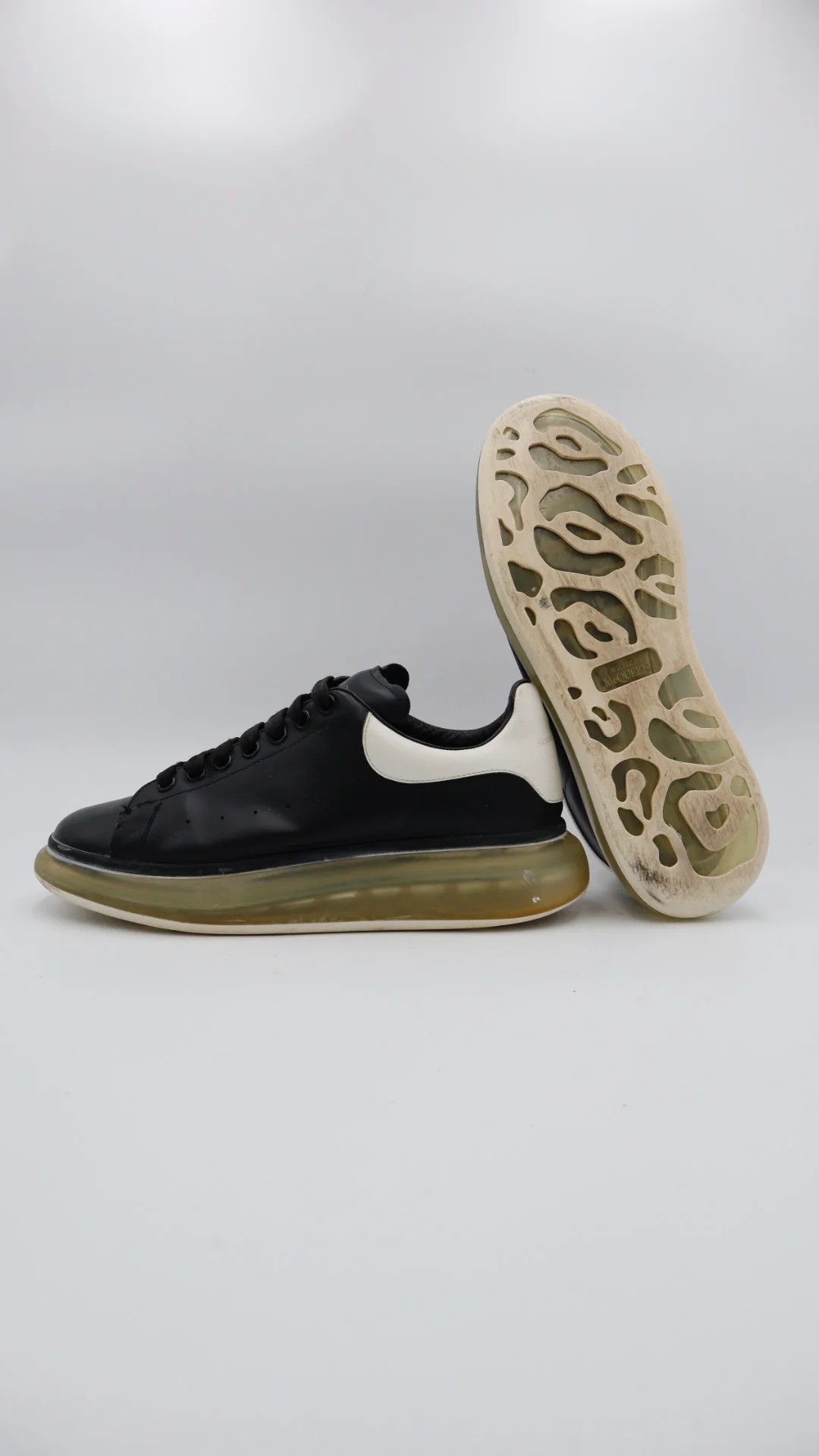 Mcqueen Black Valve - Imagen 5