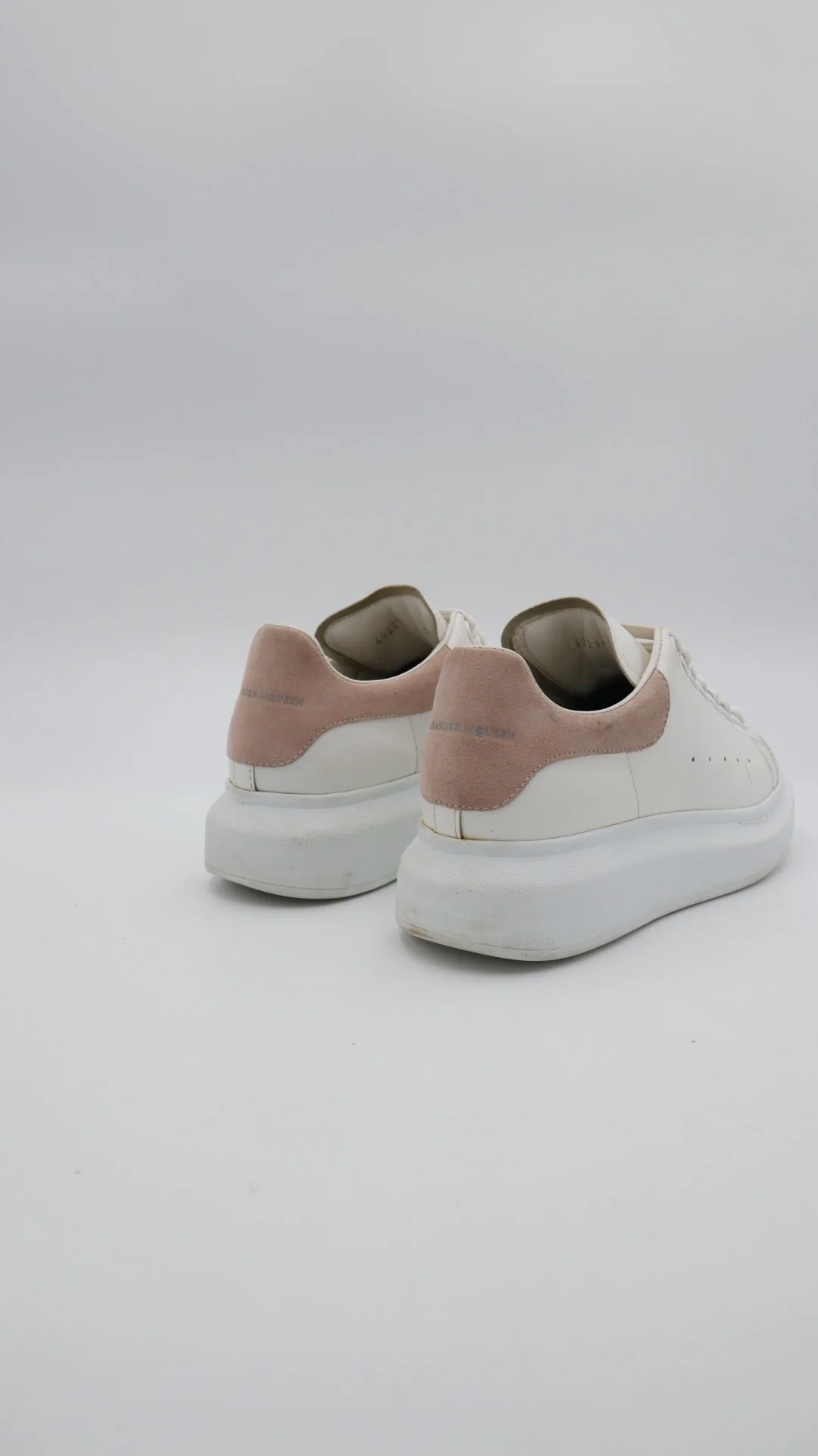 Mcqueen Pink Suede - Imagen 2