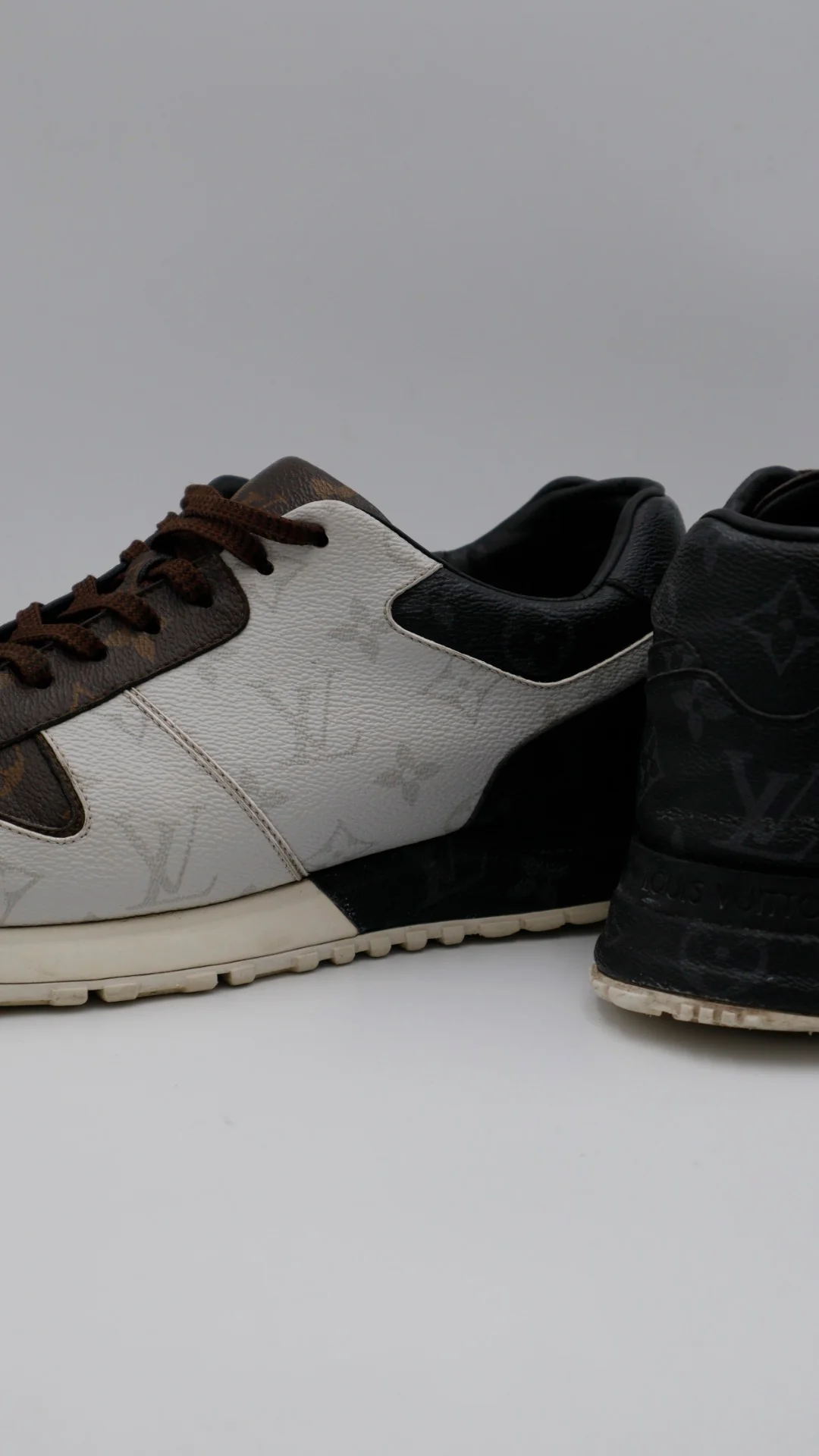 Louis Vuitton Runnaway Clásico - Imagen 4