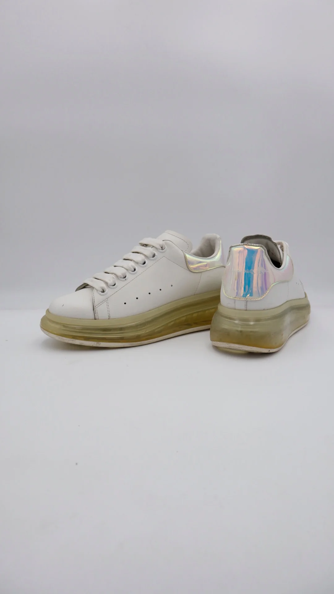 Mcqueen Valve Tornasol - Imagen 3