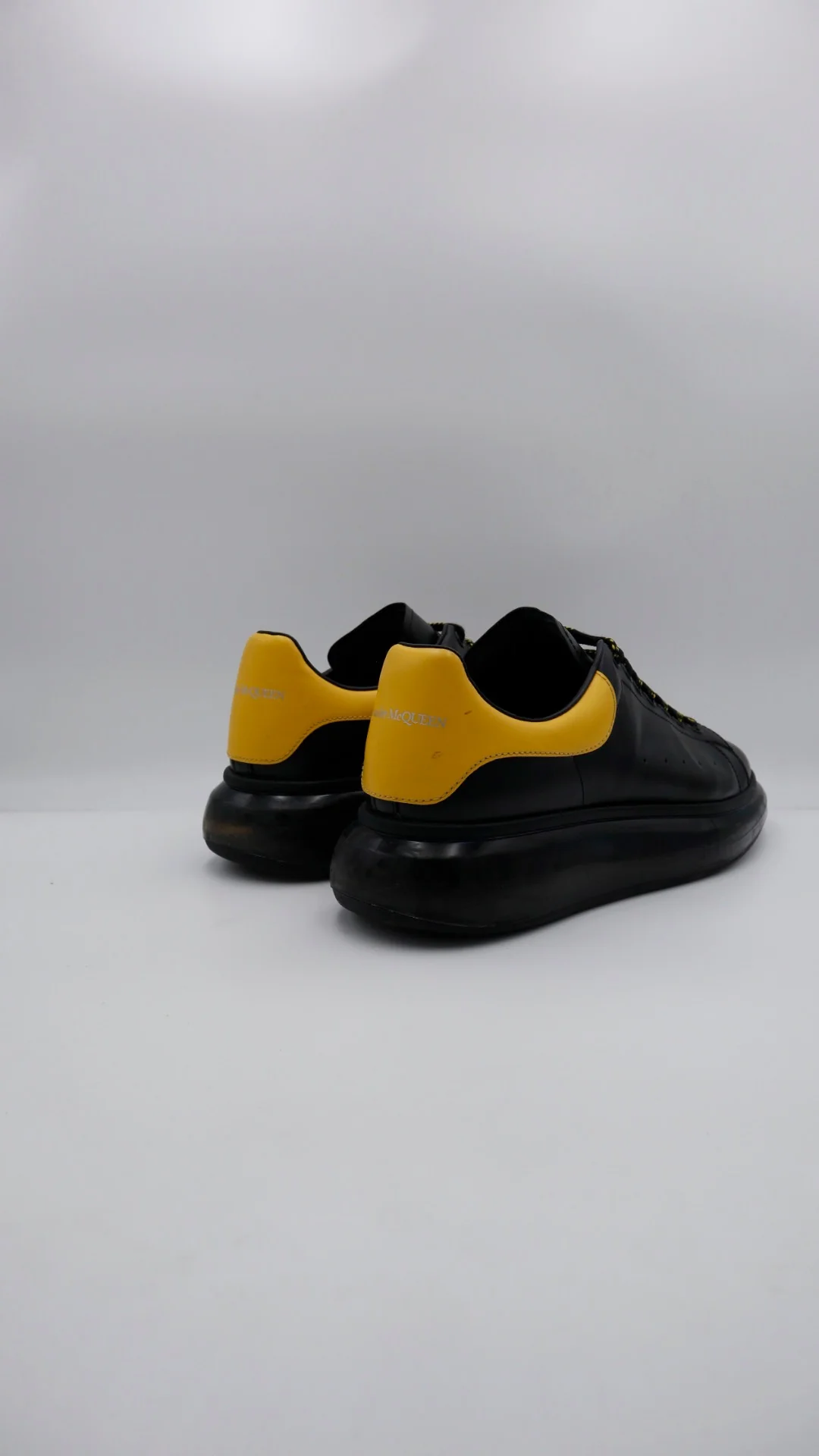 Mcqueen Black And Yellow - Imagen 3