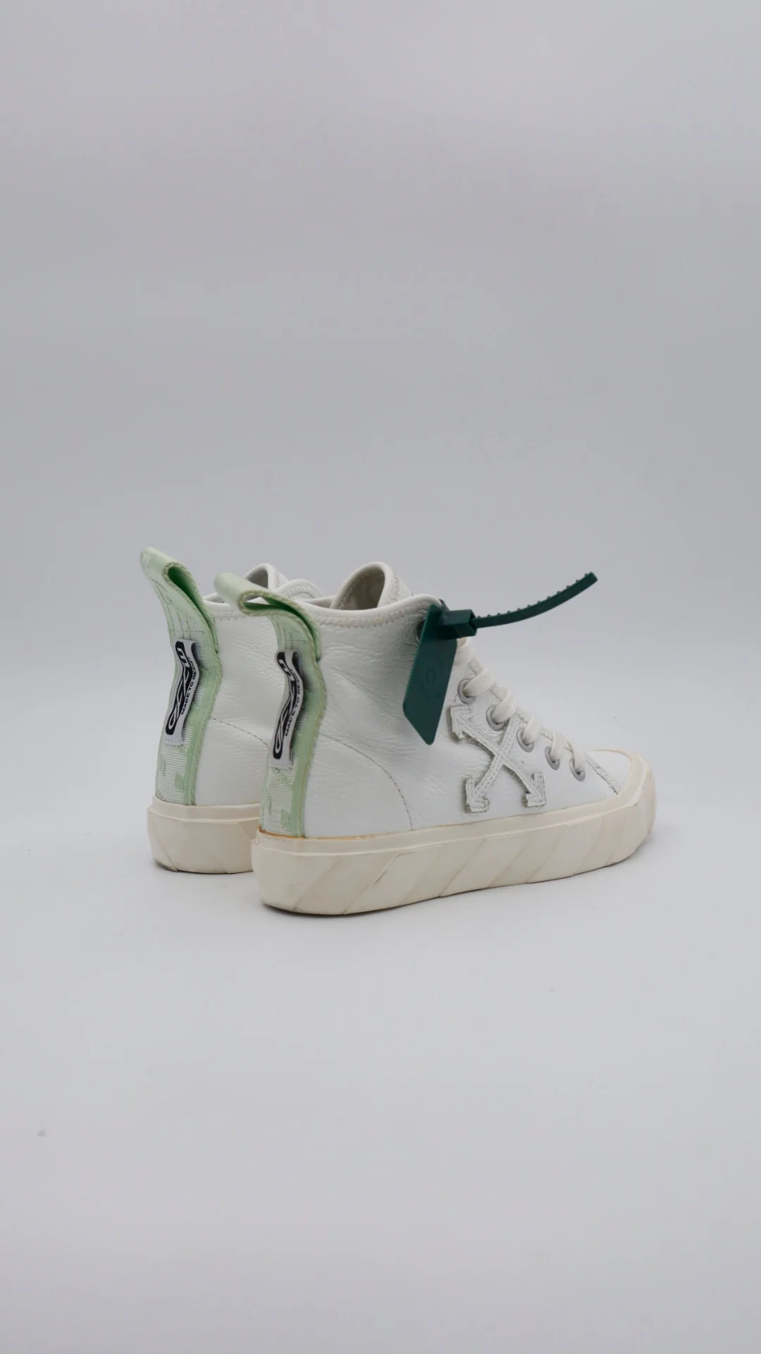 Off Vulc High - Imagen 3