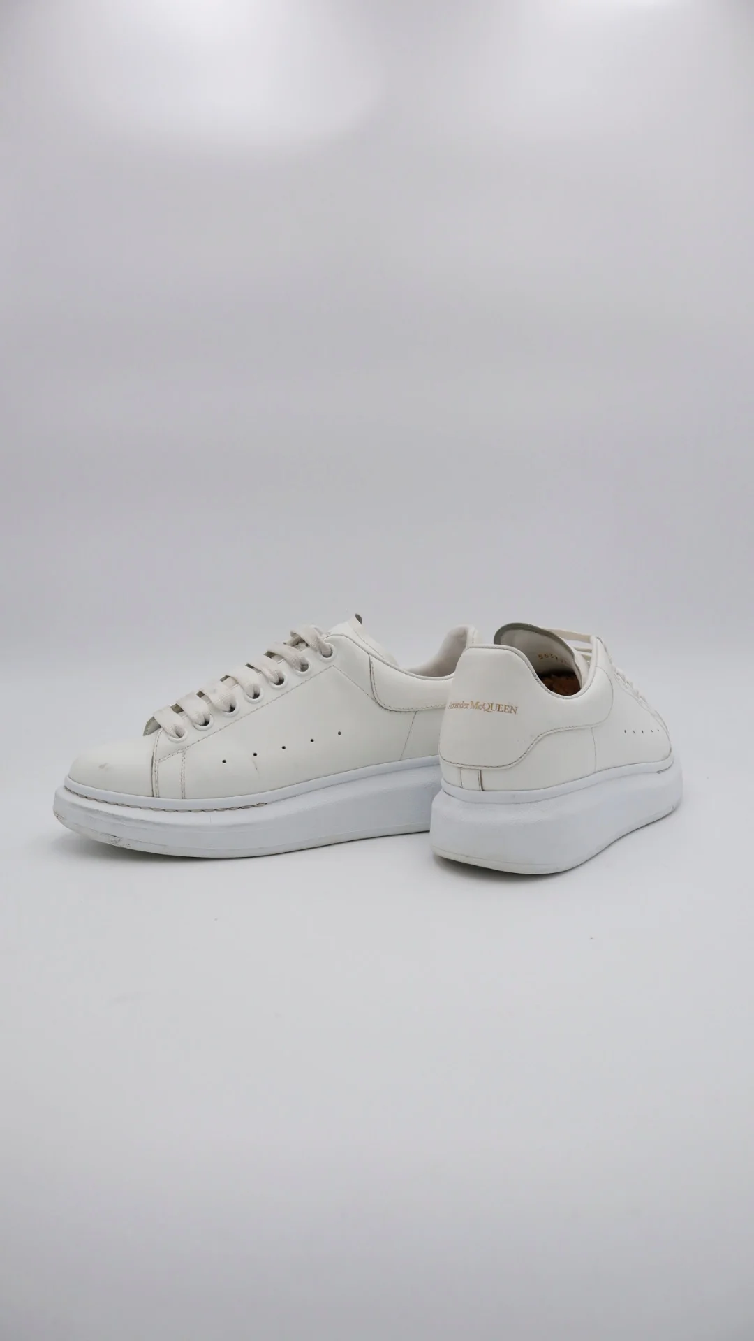 Mcqueen Triple White - Imagen 3