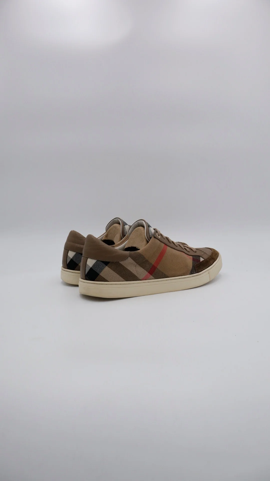 Burberry Low - Imagen 2