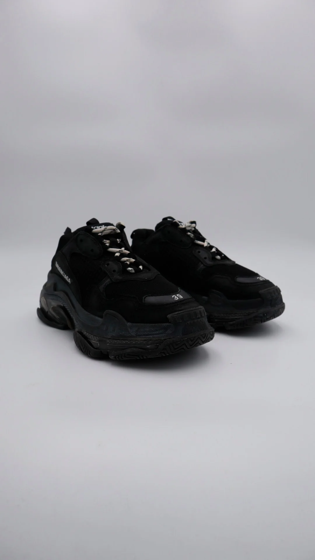 Balenciaga Triple S  - Imagen 1