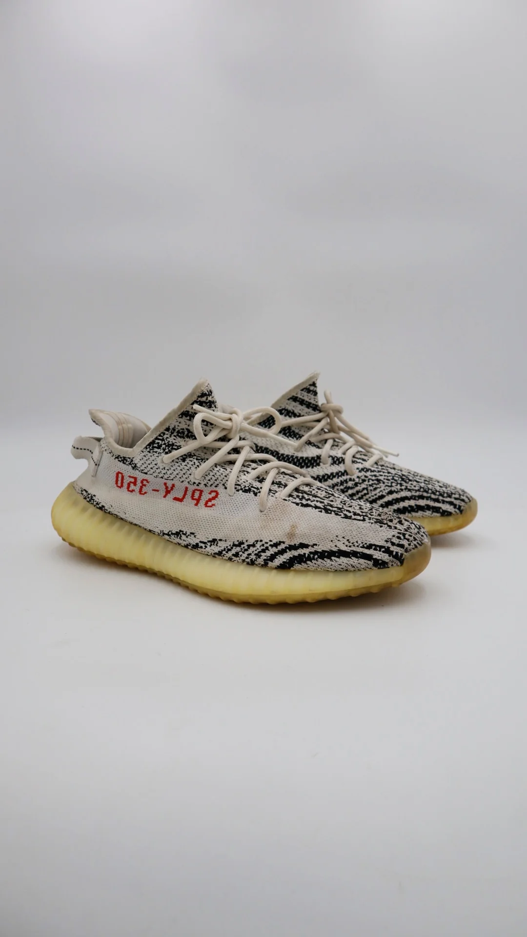 Yeezy 350 Zebra - Imagen 1