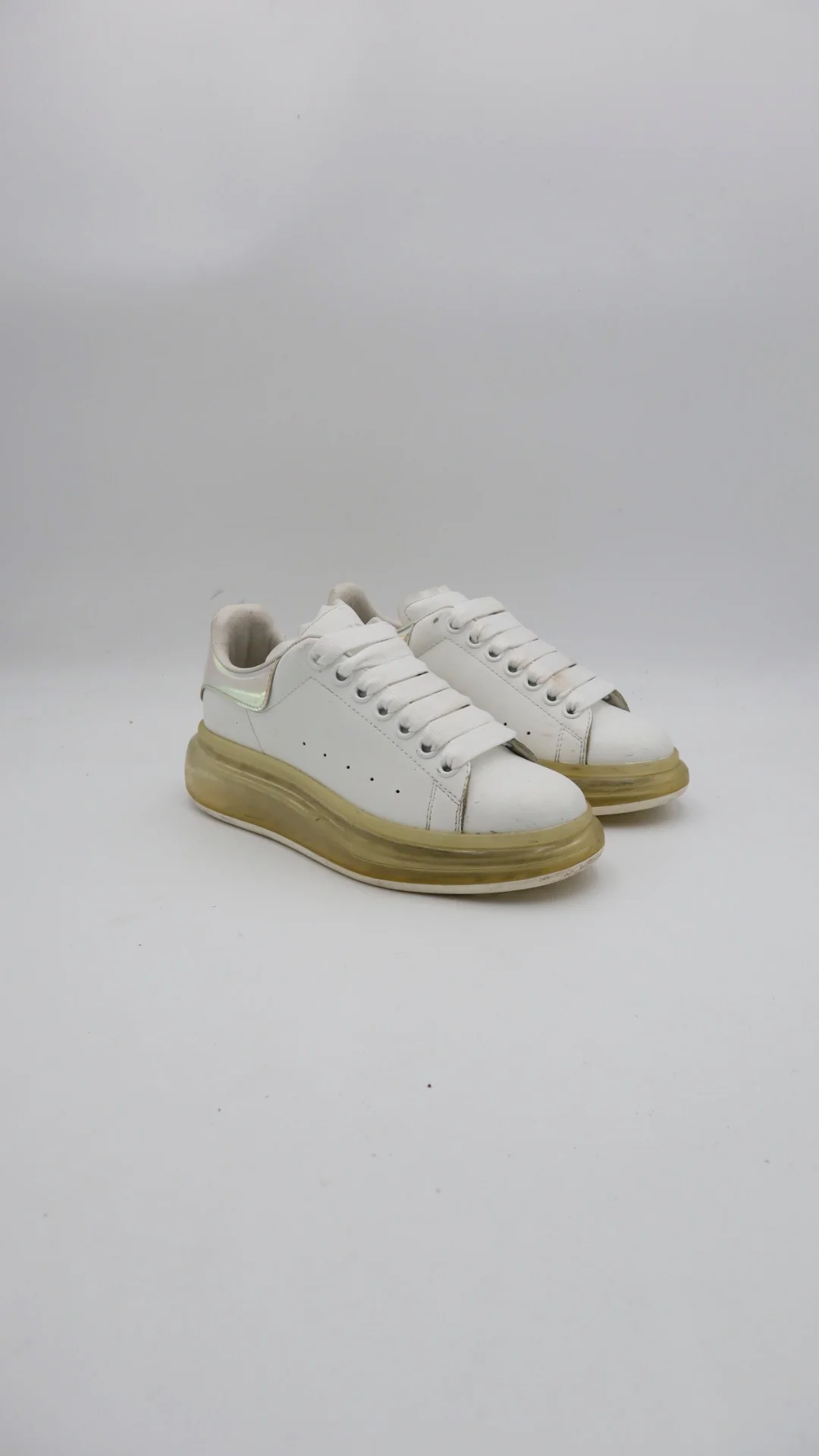 Mcqueen White Valve - Imagen 1