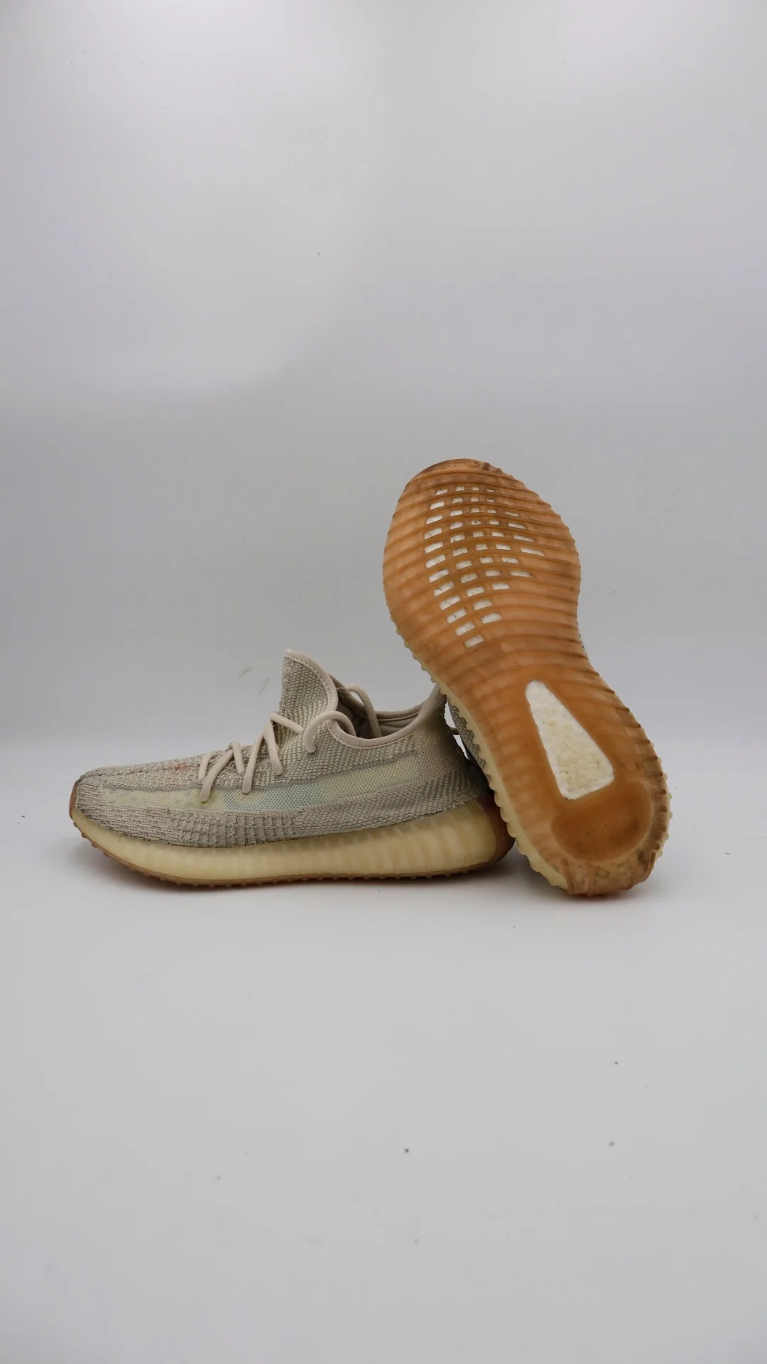 Yeezy 350 Citrin - Imagen 3