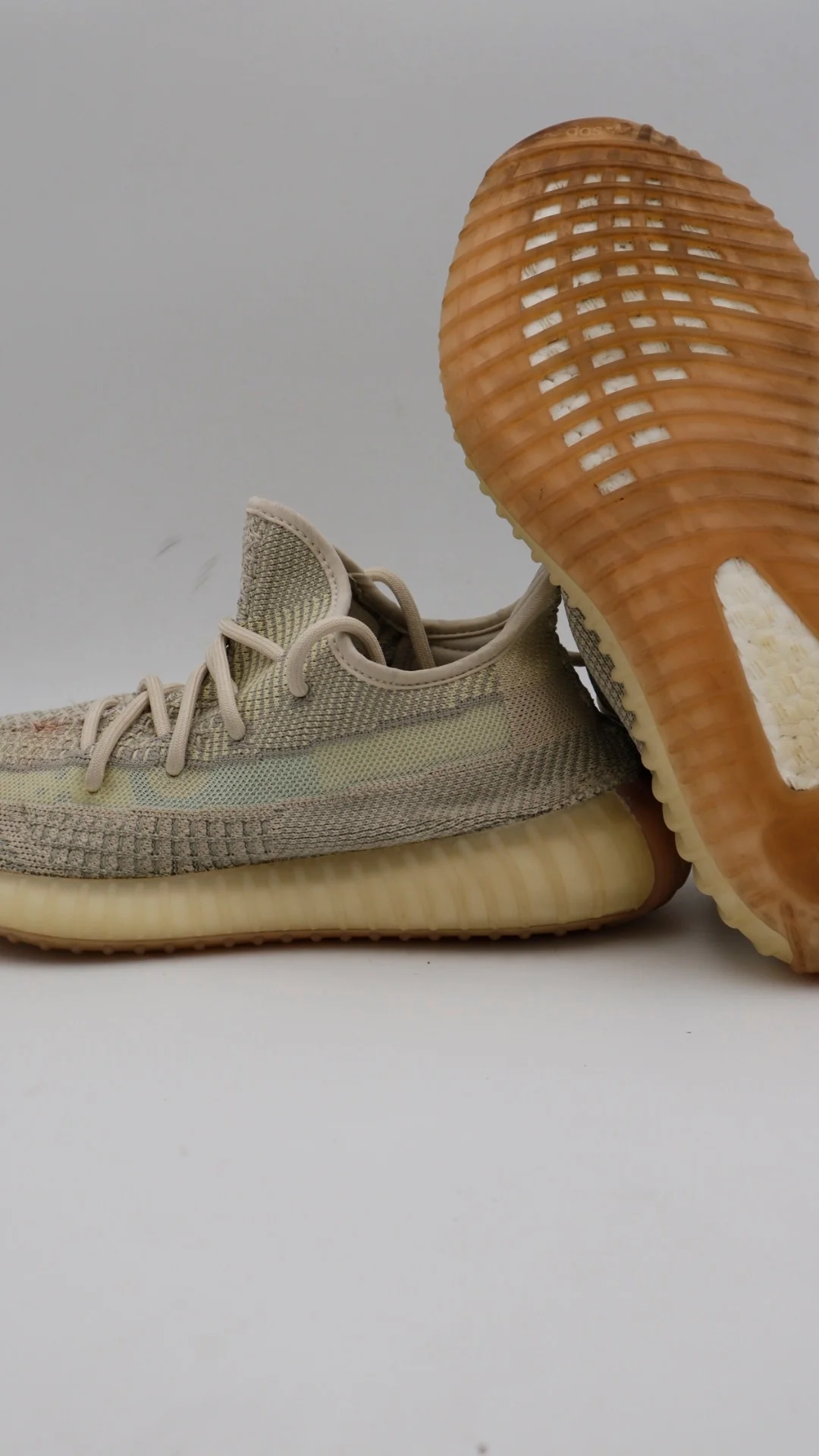 Yeezy 350 Citrin - Imagen 4