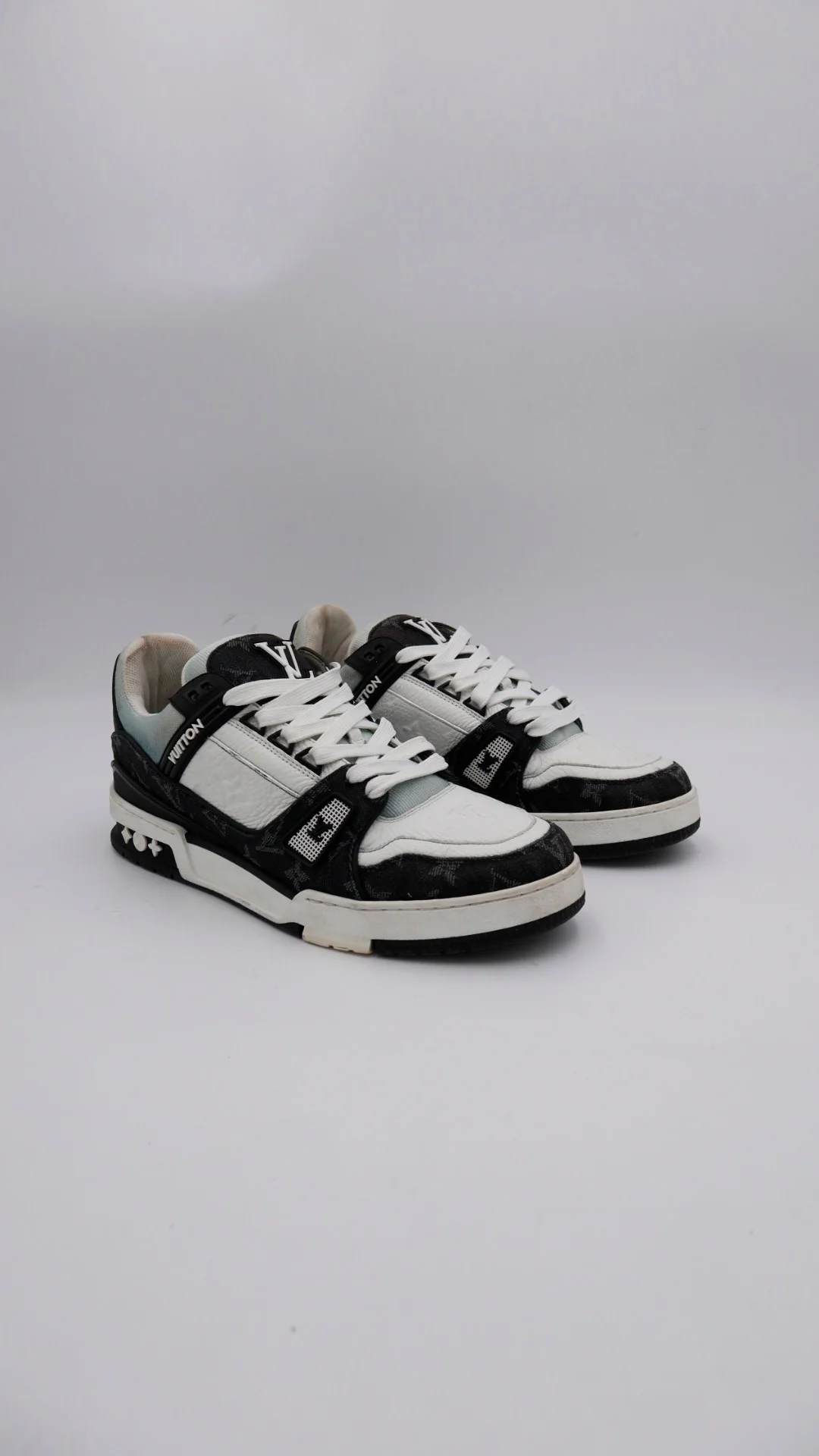 Louis Vuitton Trainer 2
