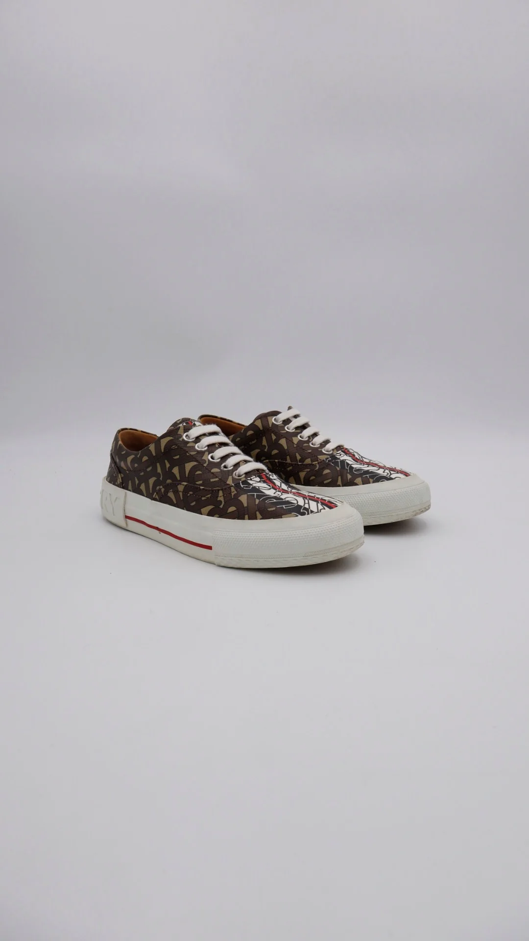 Burberry Low 3
