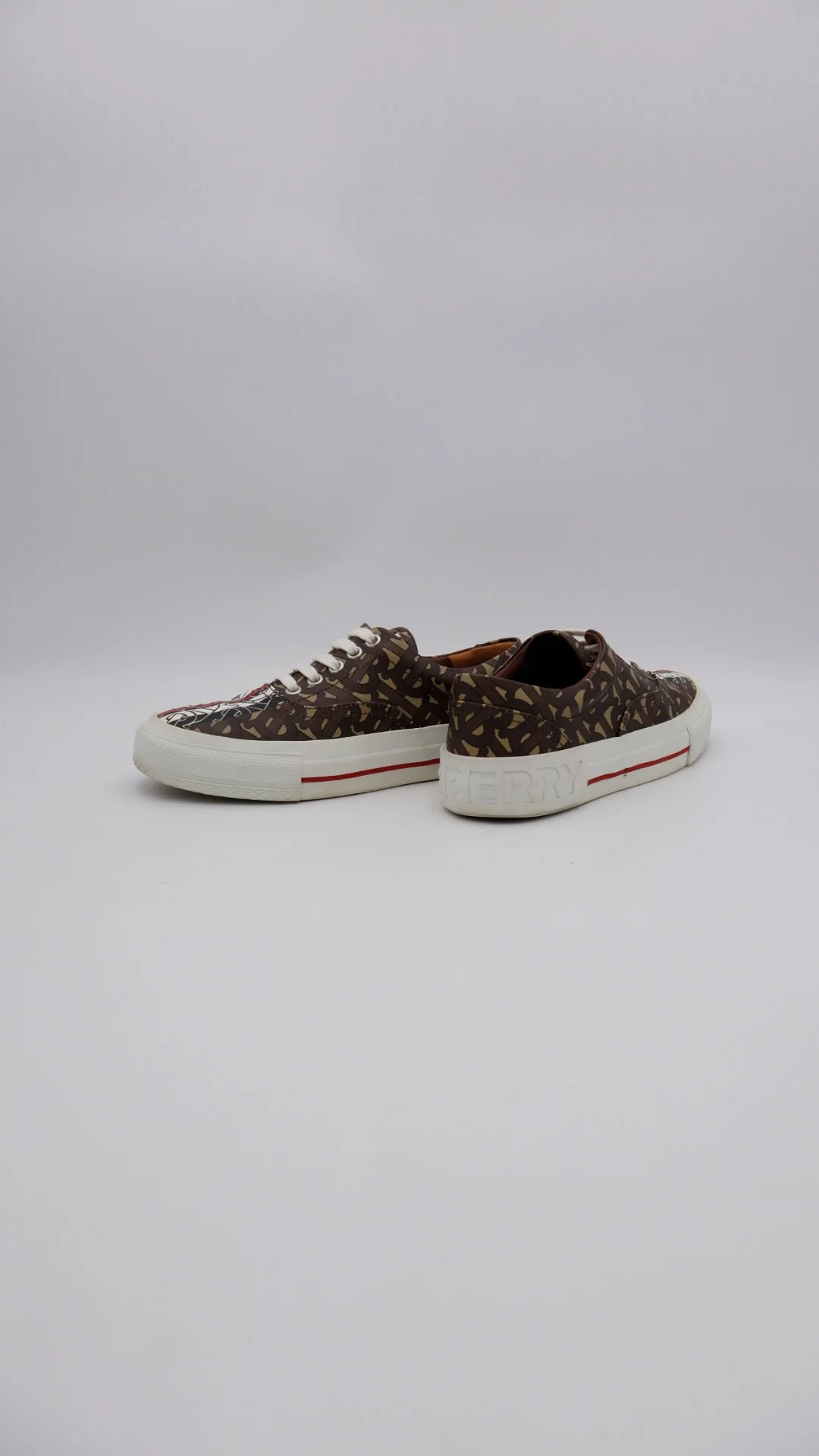 Burberry Low 6
