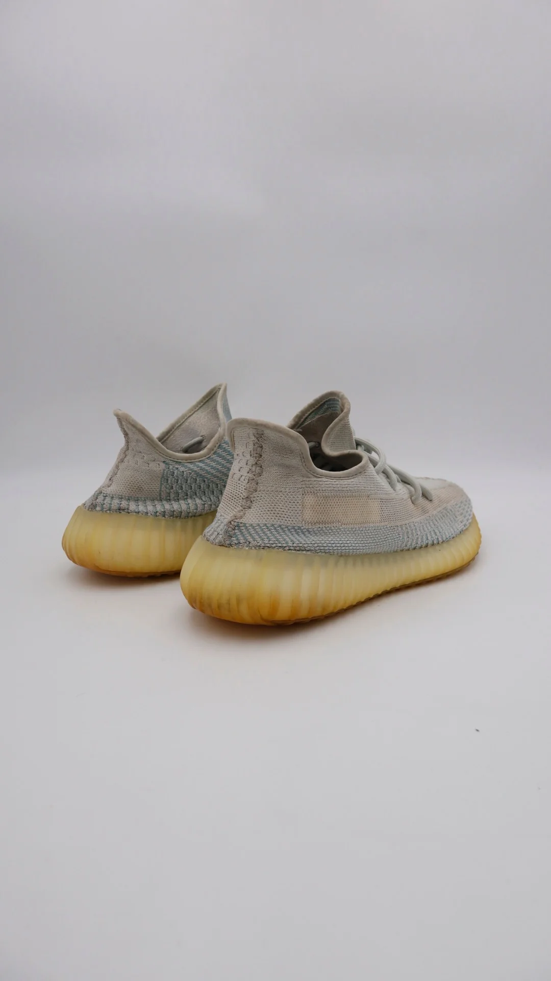 Yeezy 350 Cloud 3