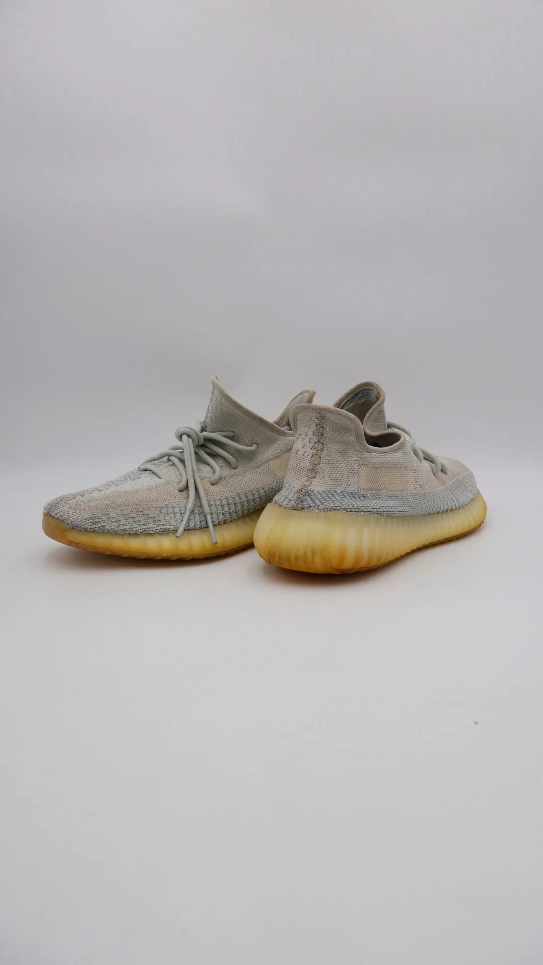 Yeezy 350 Cloud 4