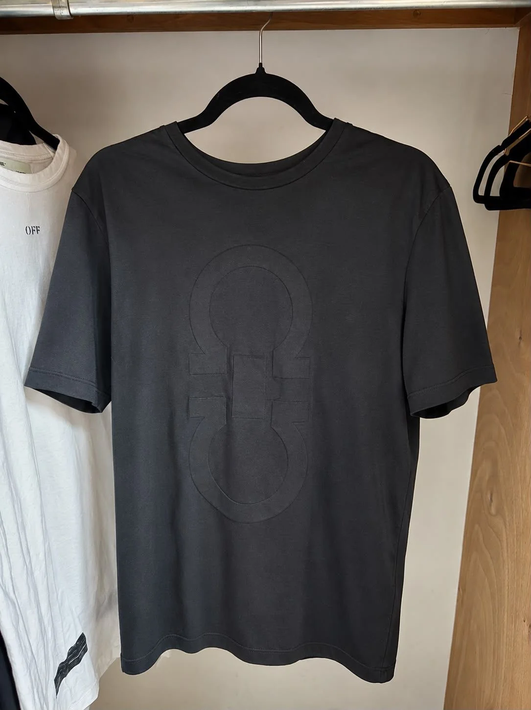 Tee Ferragamo Logo