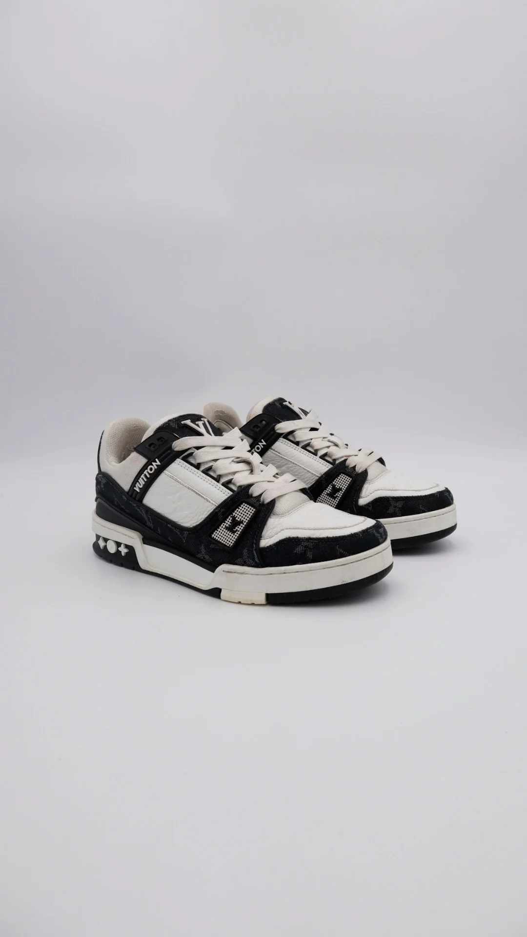 Louis Vuitton Trainer 2