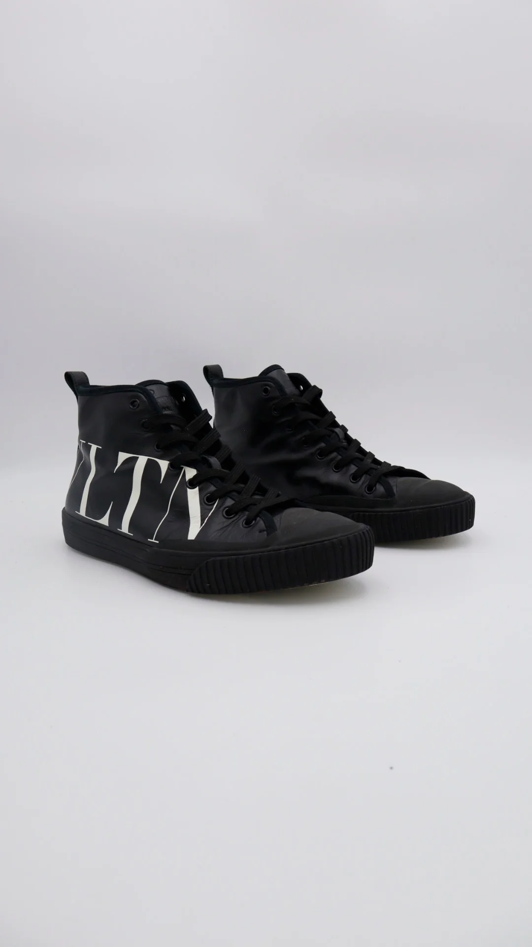 Valentino High Logo 2