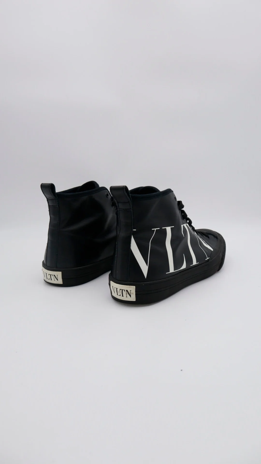 Valentino High Logo 3