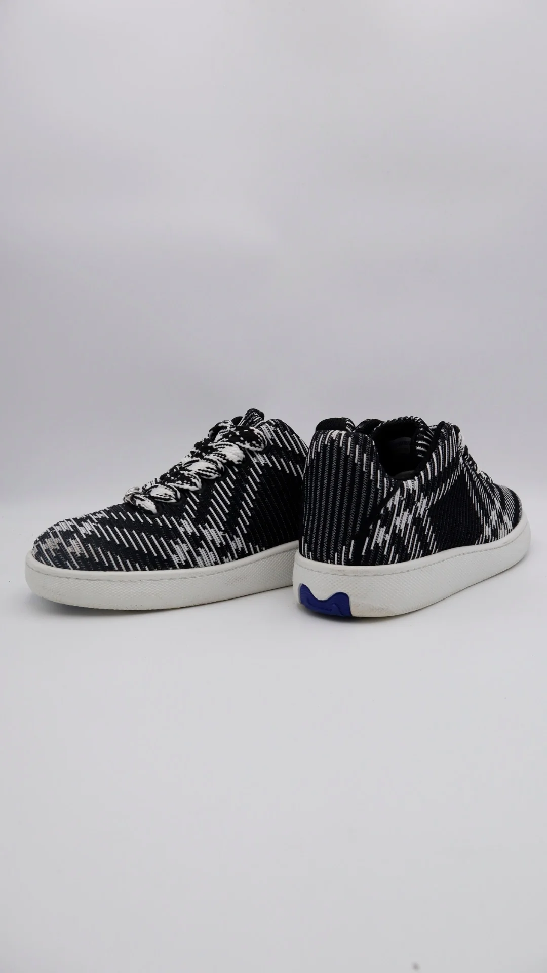 Burberry Trim 6