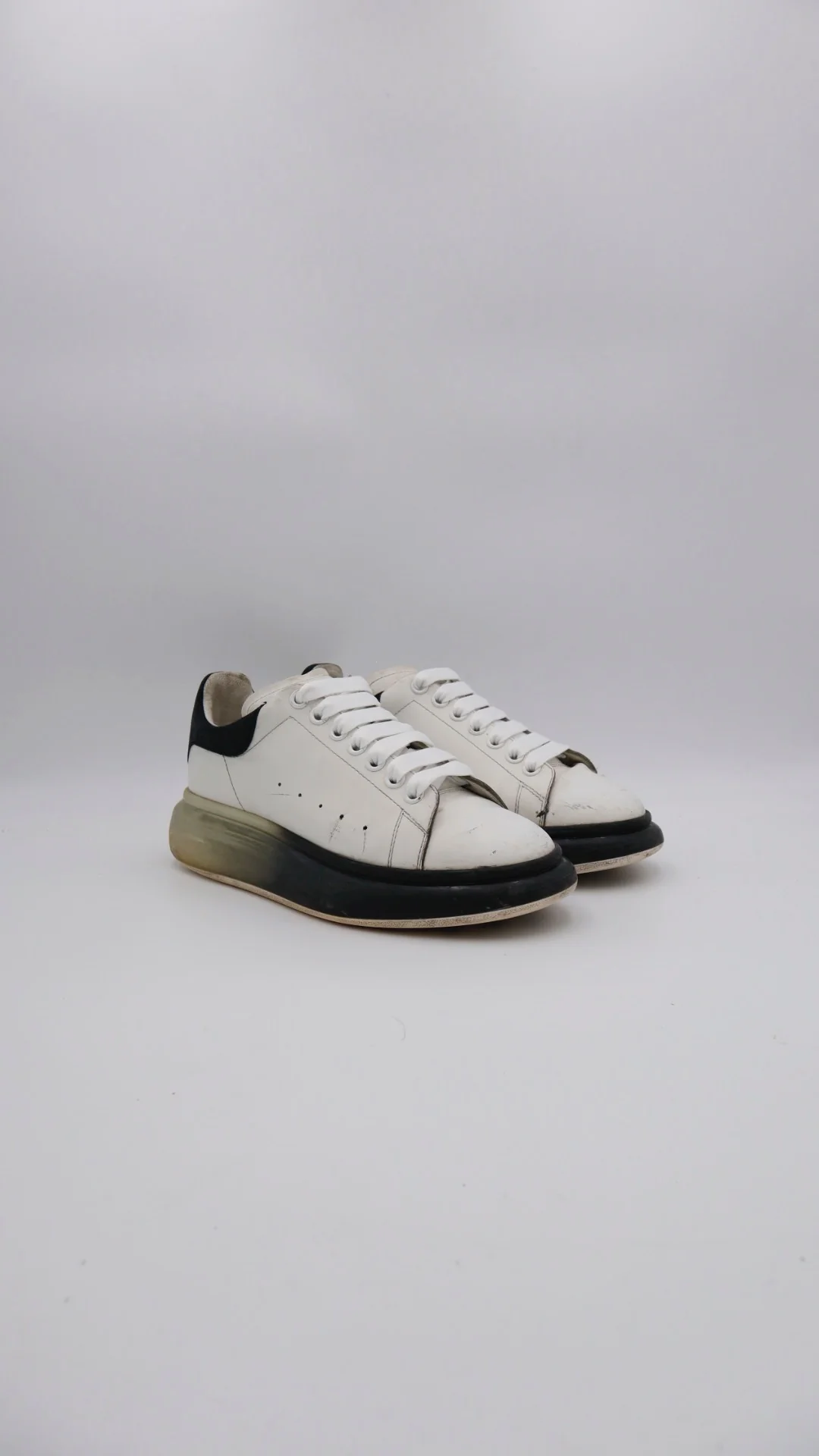 Mcqueen White Black Valve  2