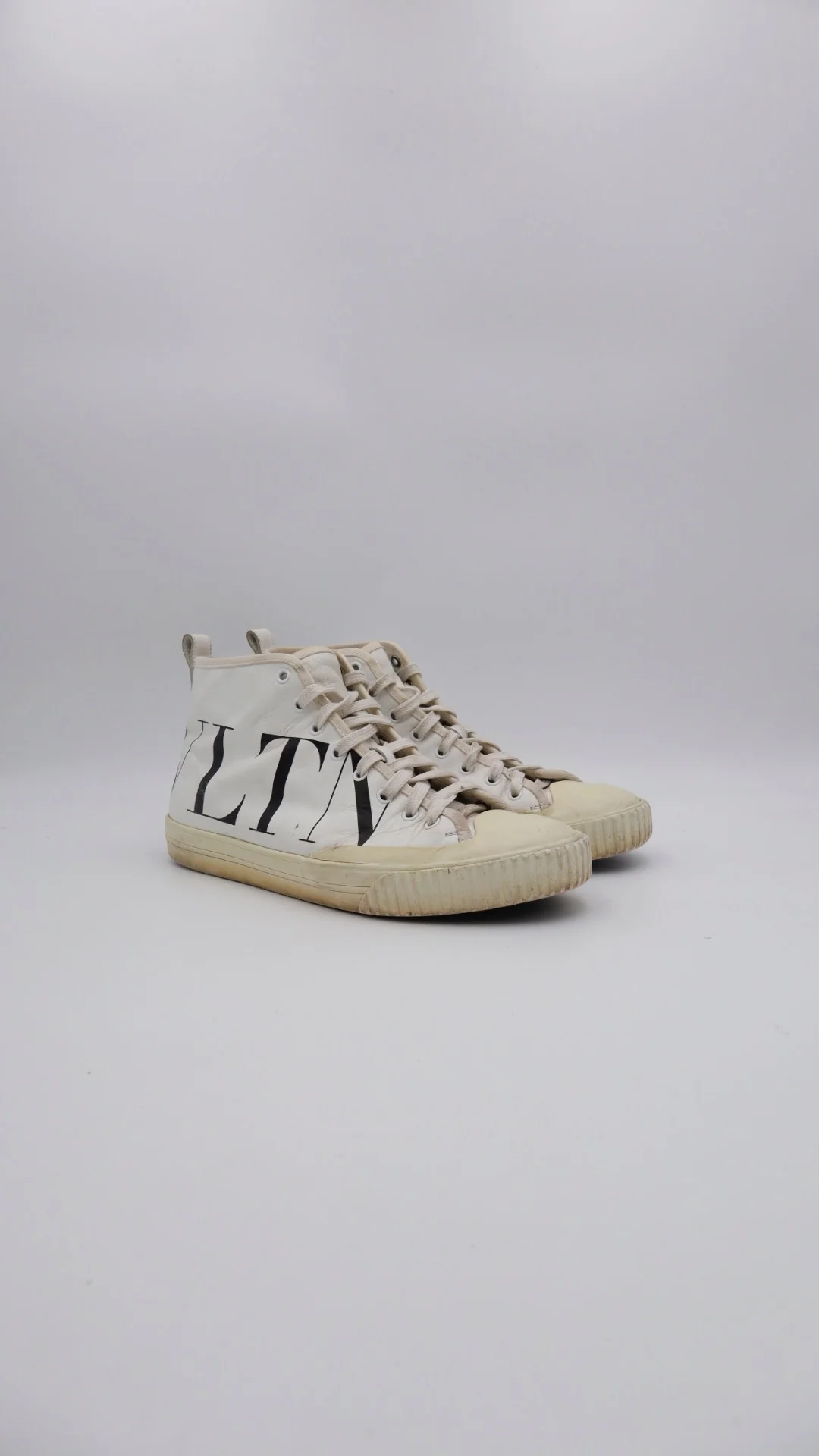 Valentino High 2