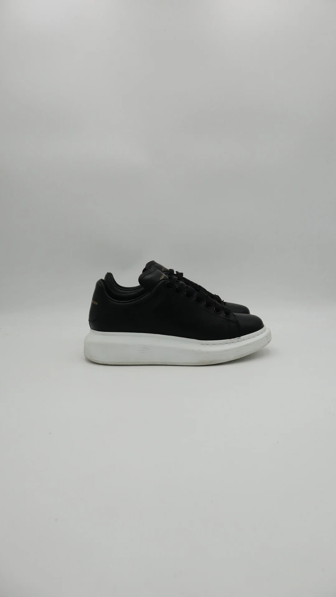 Mcqueen Black White #S0003