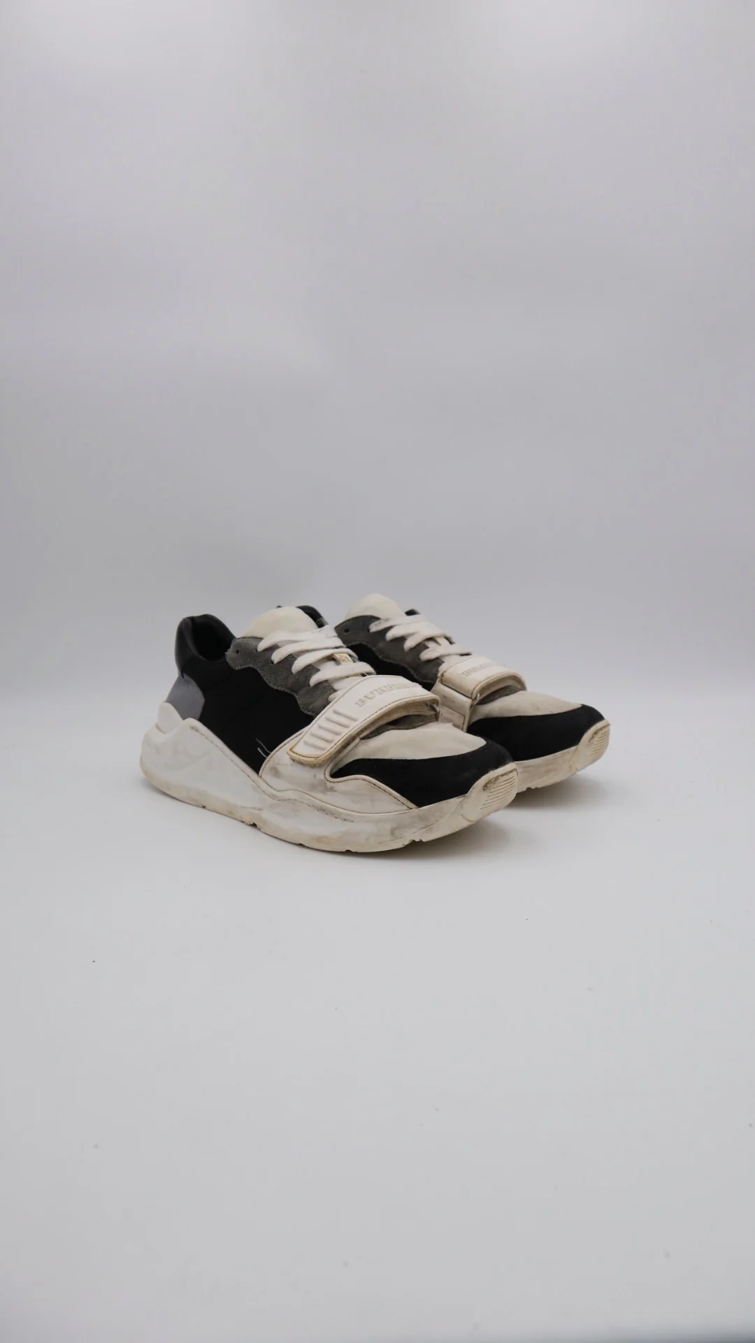 Burberry Low Strap 2